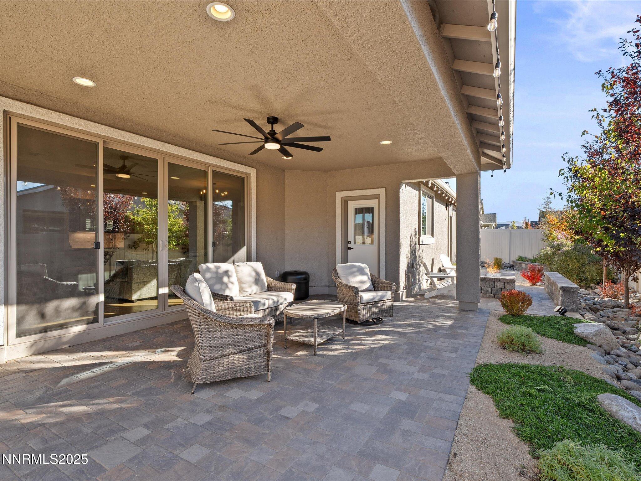 19-11167 Grazing Cattle Ln-150