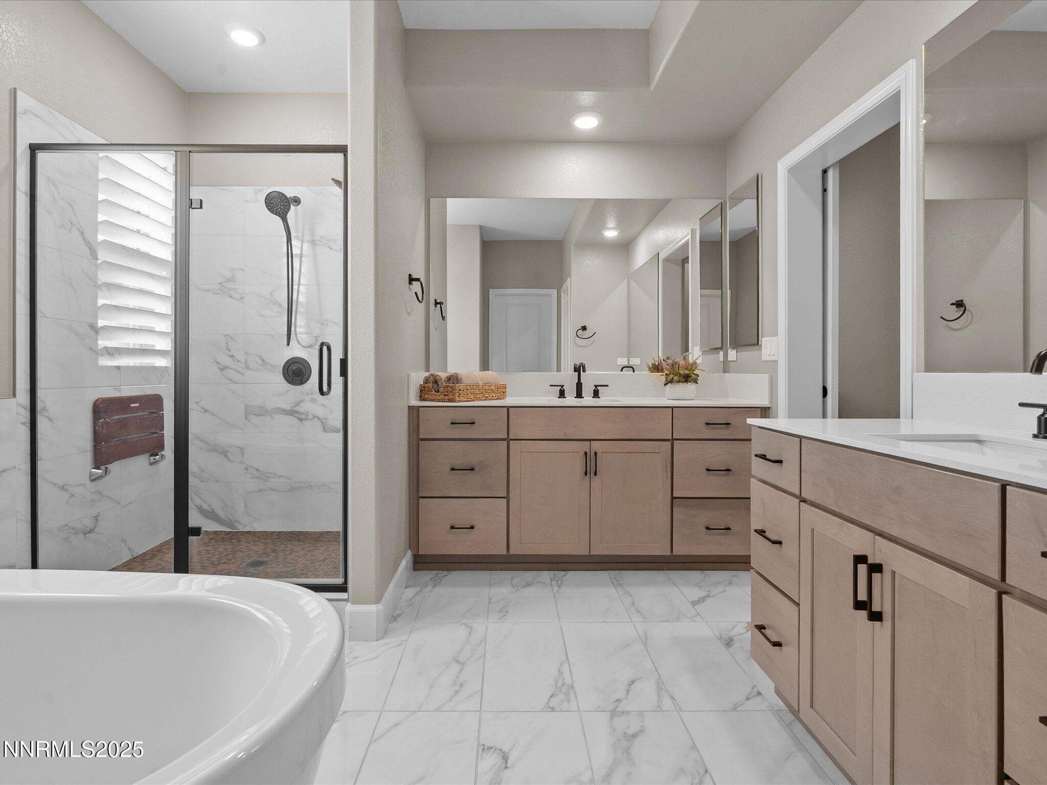 15-11167 Grazing Cattle Ln-138