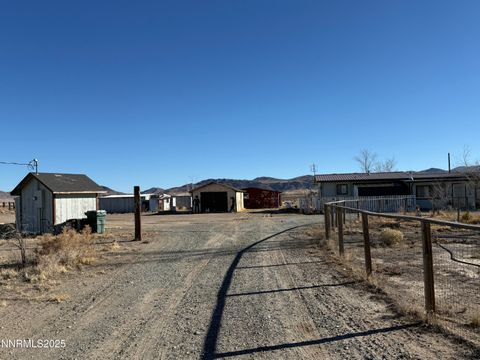 20 Miley Lane, Yerington, NV 89447 - #: 250059349