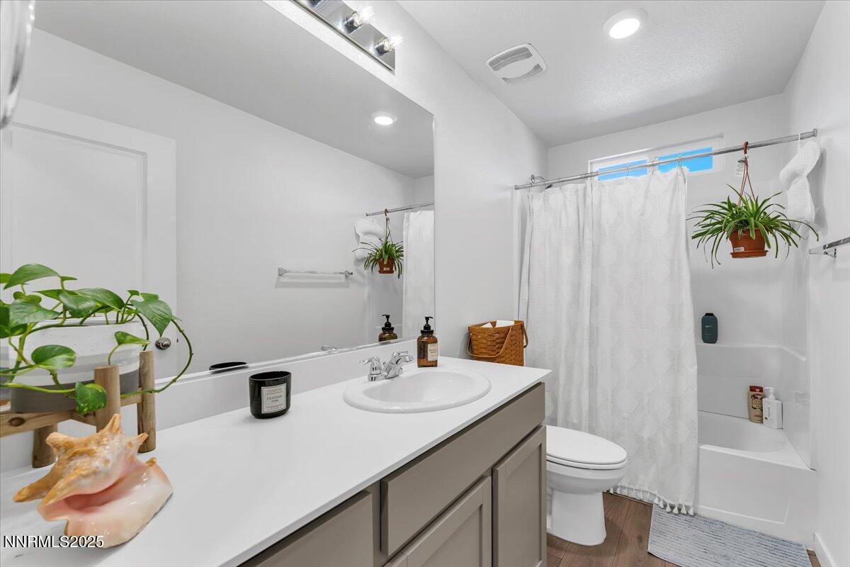 19-8838 Wolf Moon Dr Reno NV 89506 (19 o