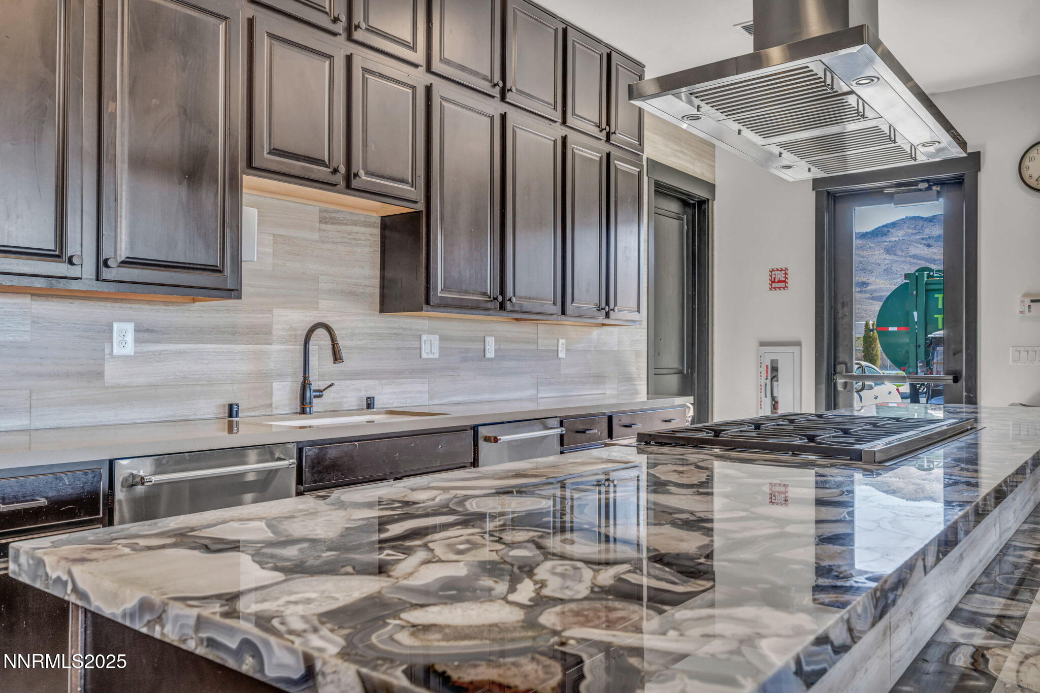 31-web-or-mls-9845-copenhagen-way