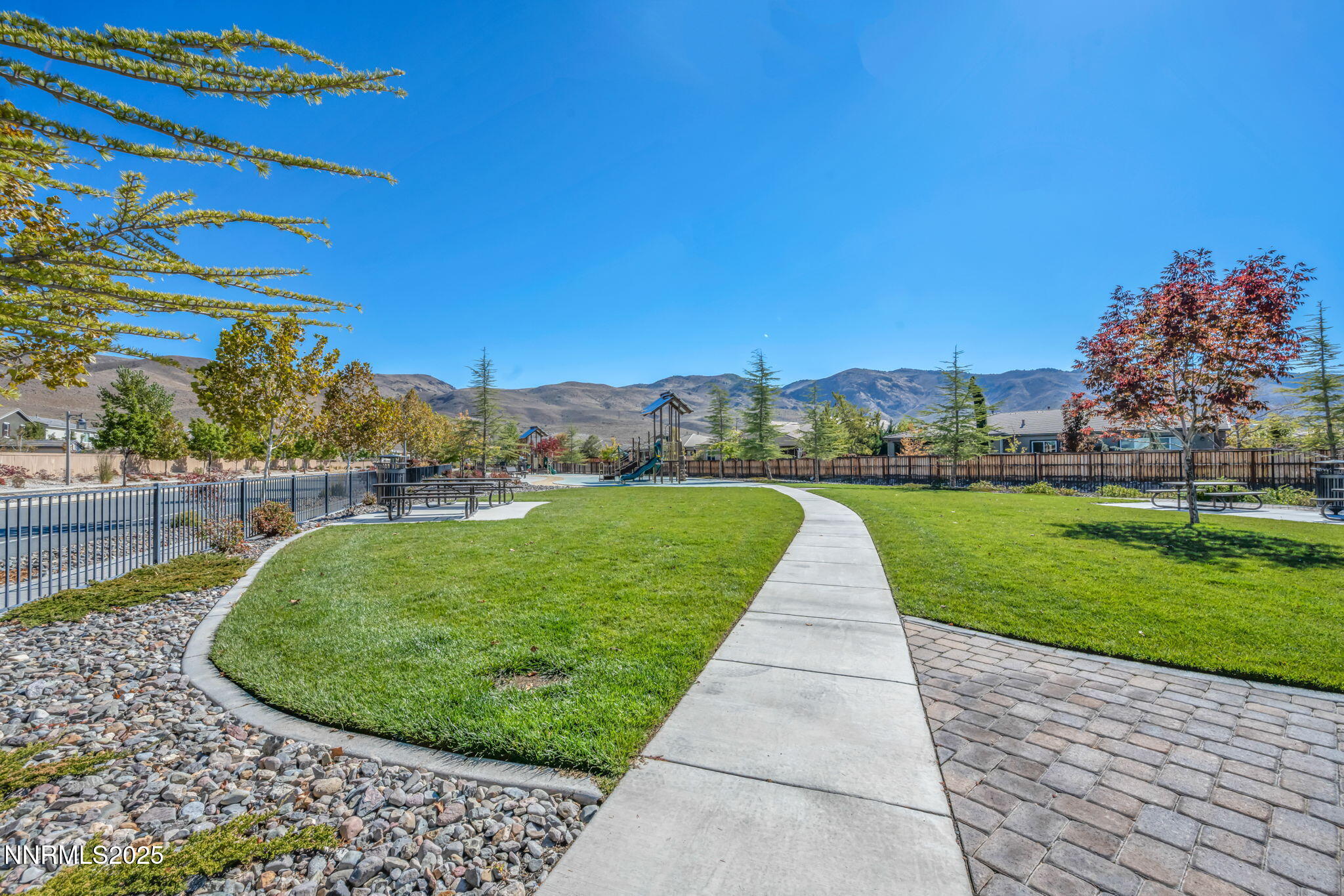 15-web-or-mls-9845-copenhagen-way