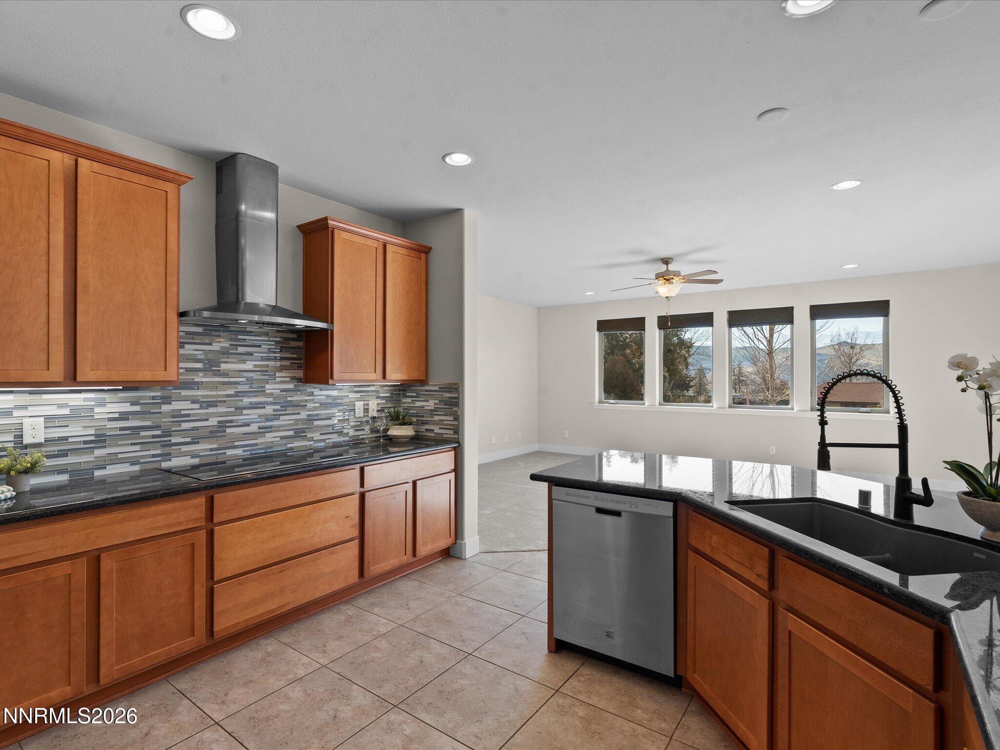 15-5585 E Hidden Valley Dr-134