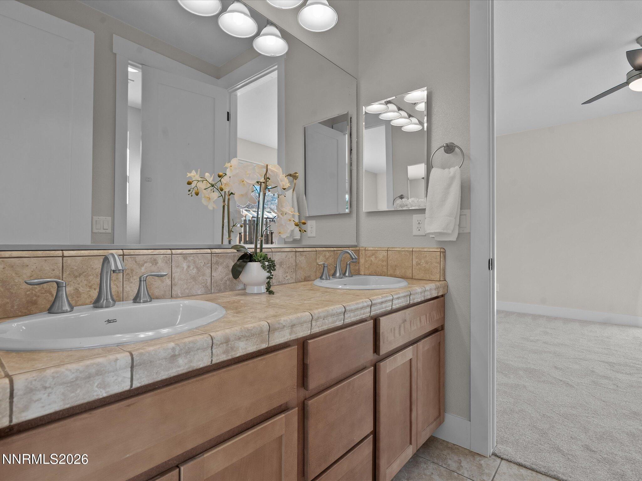 29-5585 E Hidden Valley Dr-165