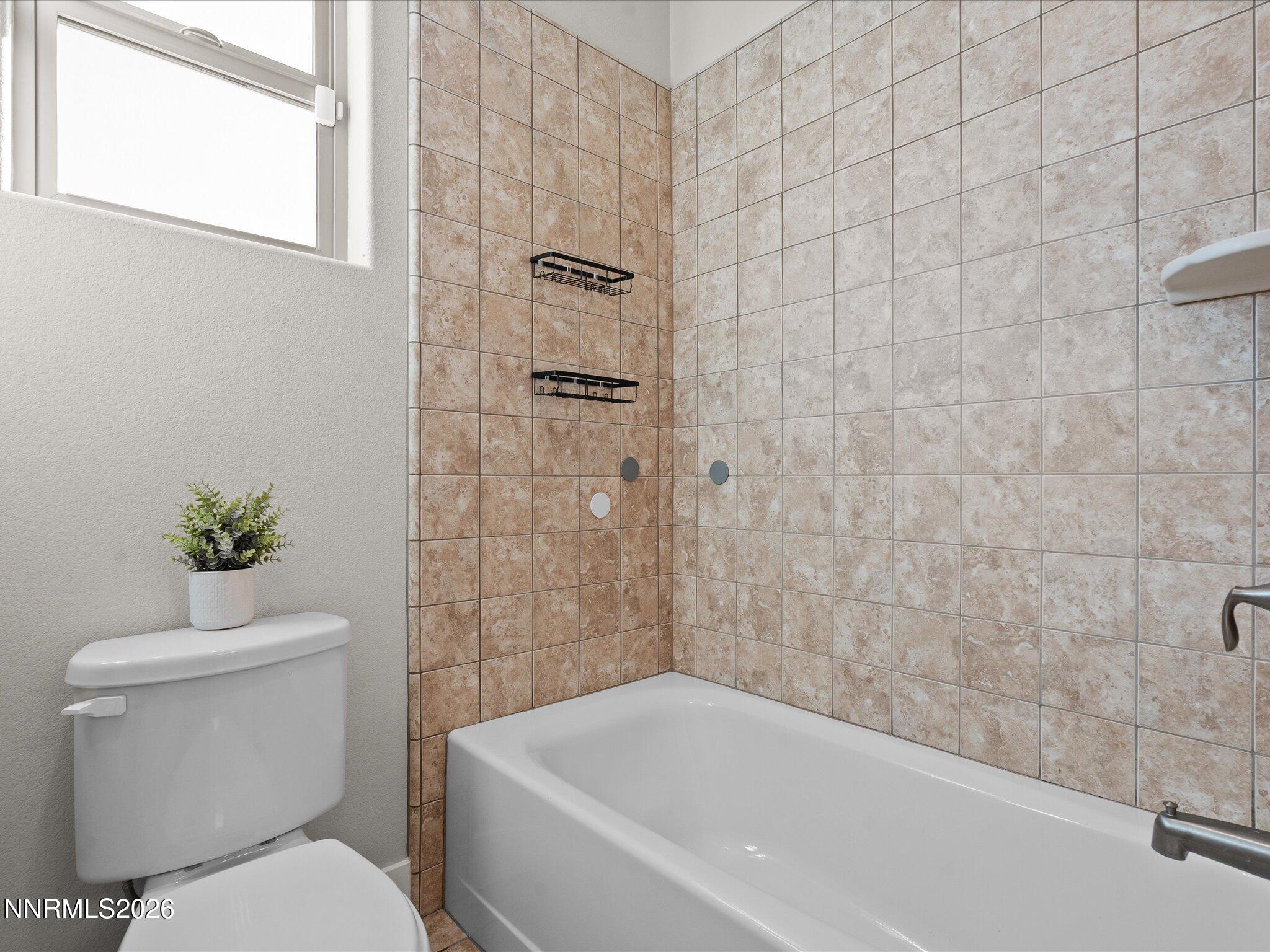 30-5585 E Hidden Valley Dr-166