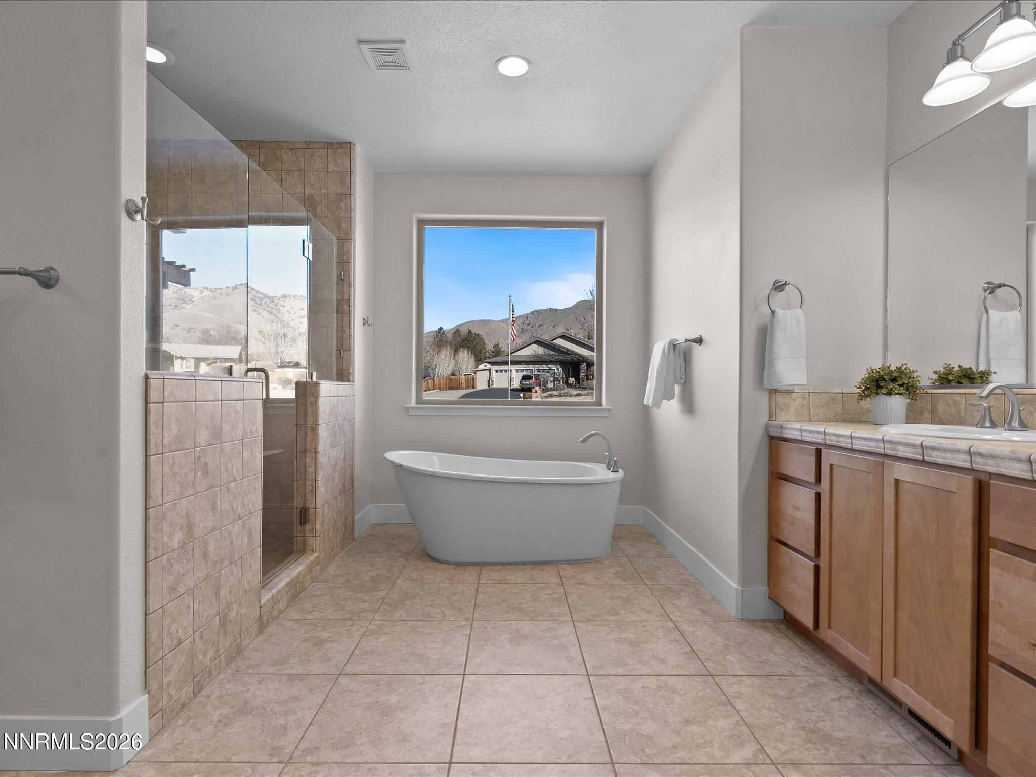 23-5585 E Hidden Valley Dr-154