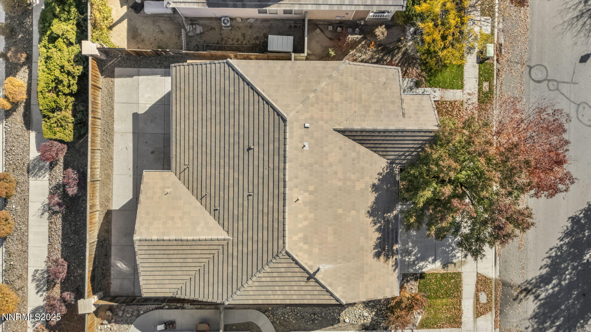 18-web-or-mls-1781-emerald-bay-dr