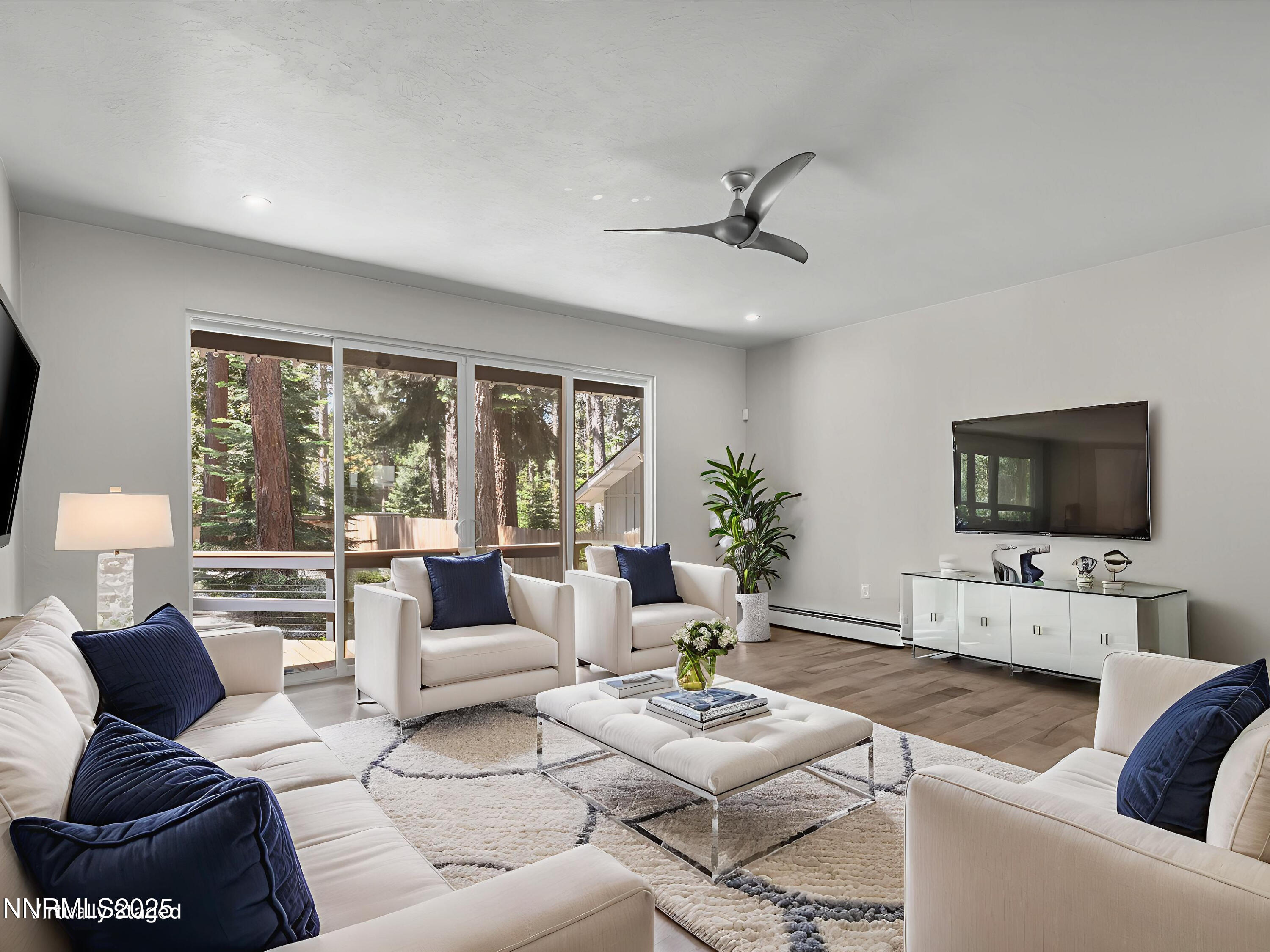 189 Ray Way Family Room