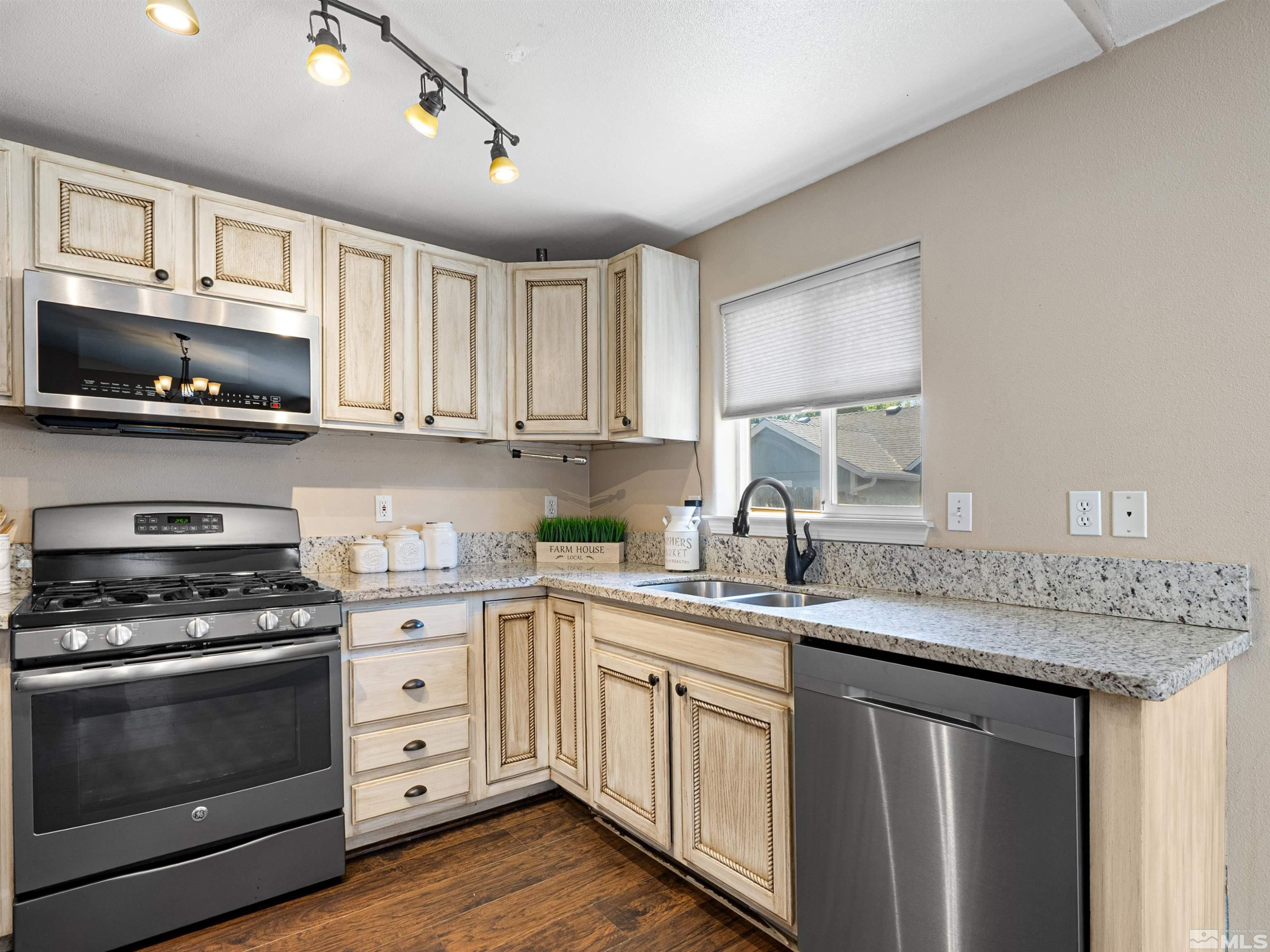 1466 Edlesborough Circle