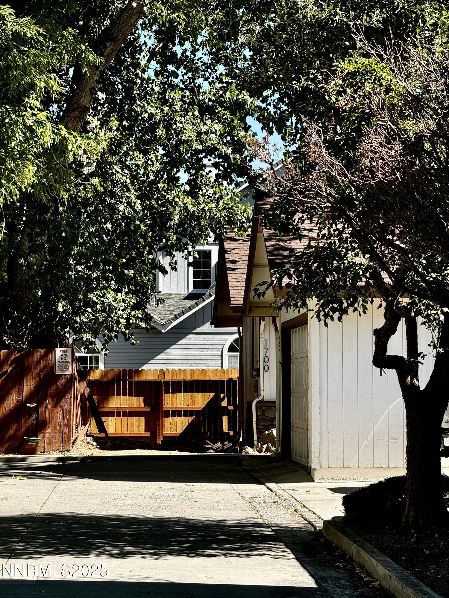 1700 Mackland Avenue