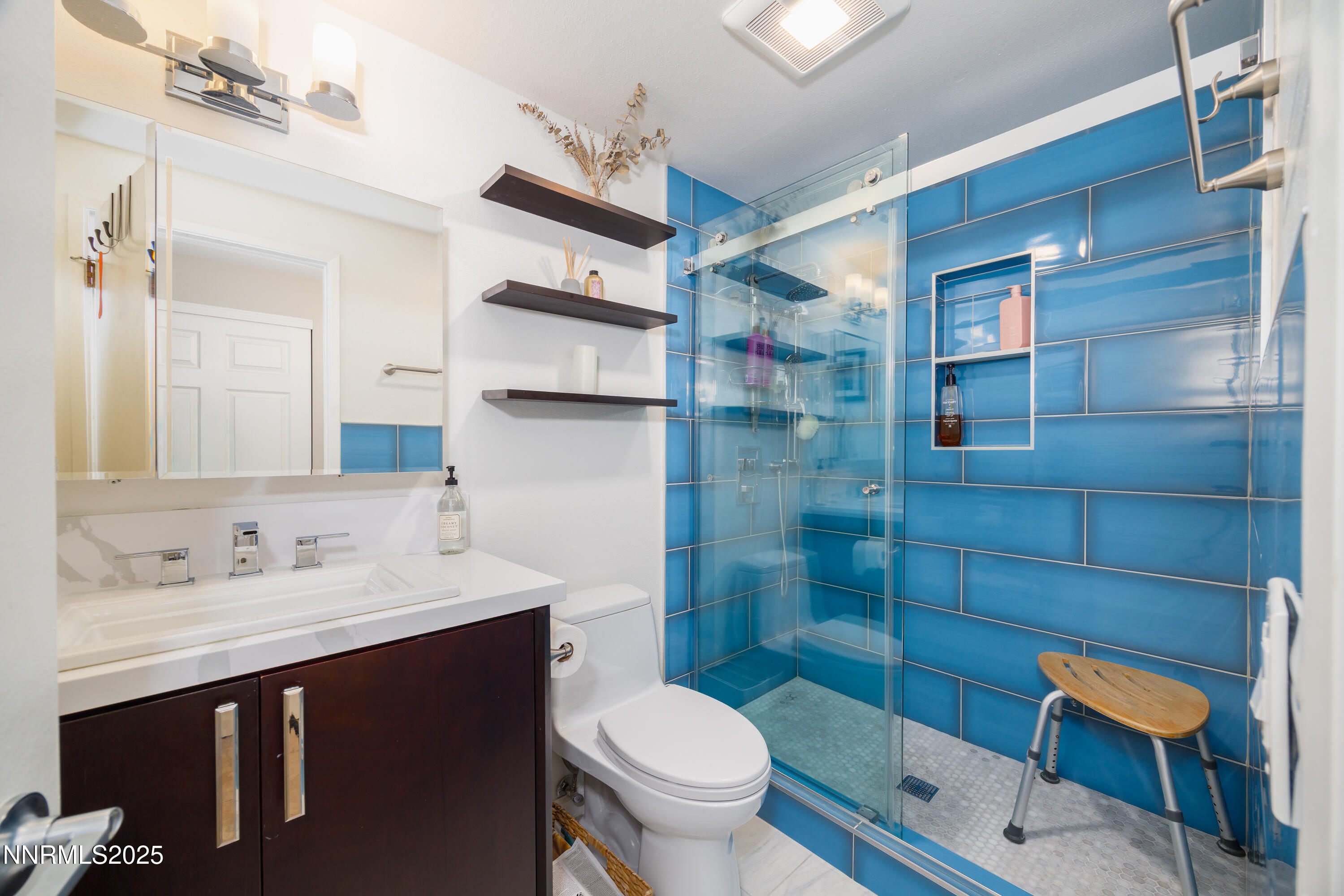 Riverview-22 Hall Bathroom