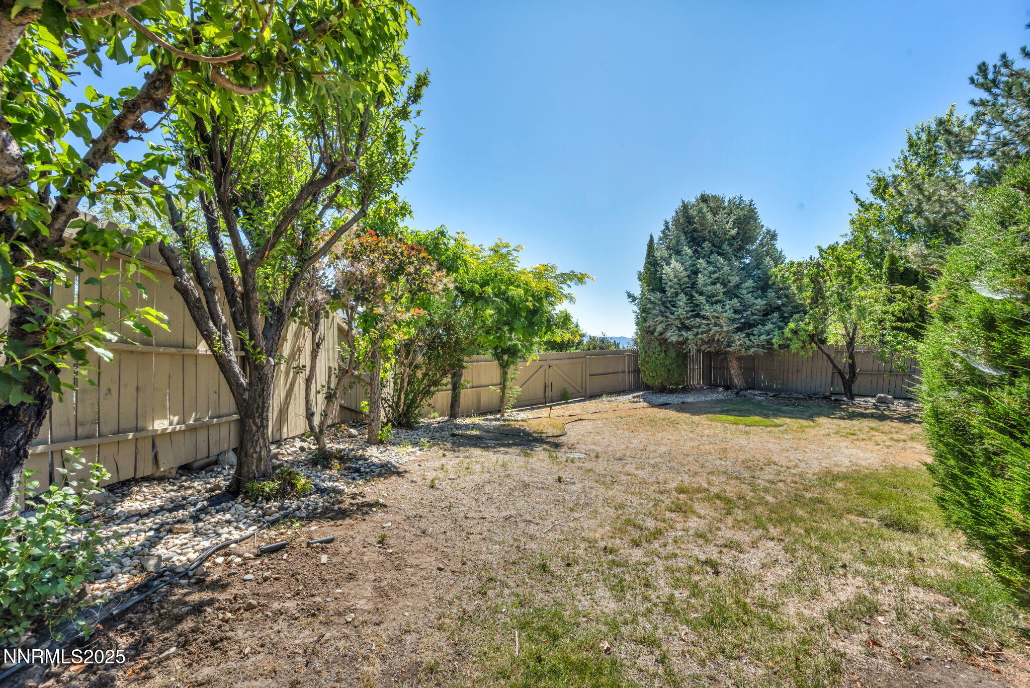 8-web-or-mls-6170-n-deer-meadows-ct