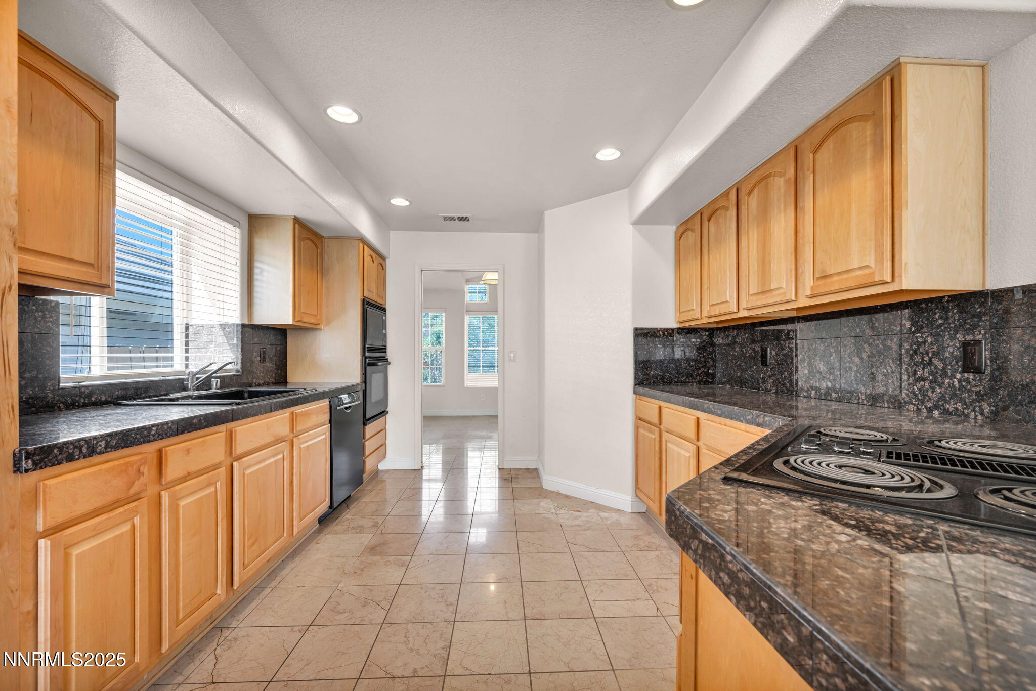 62-web-or-mls-6170-n-deer-meadows-ct