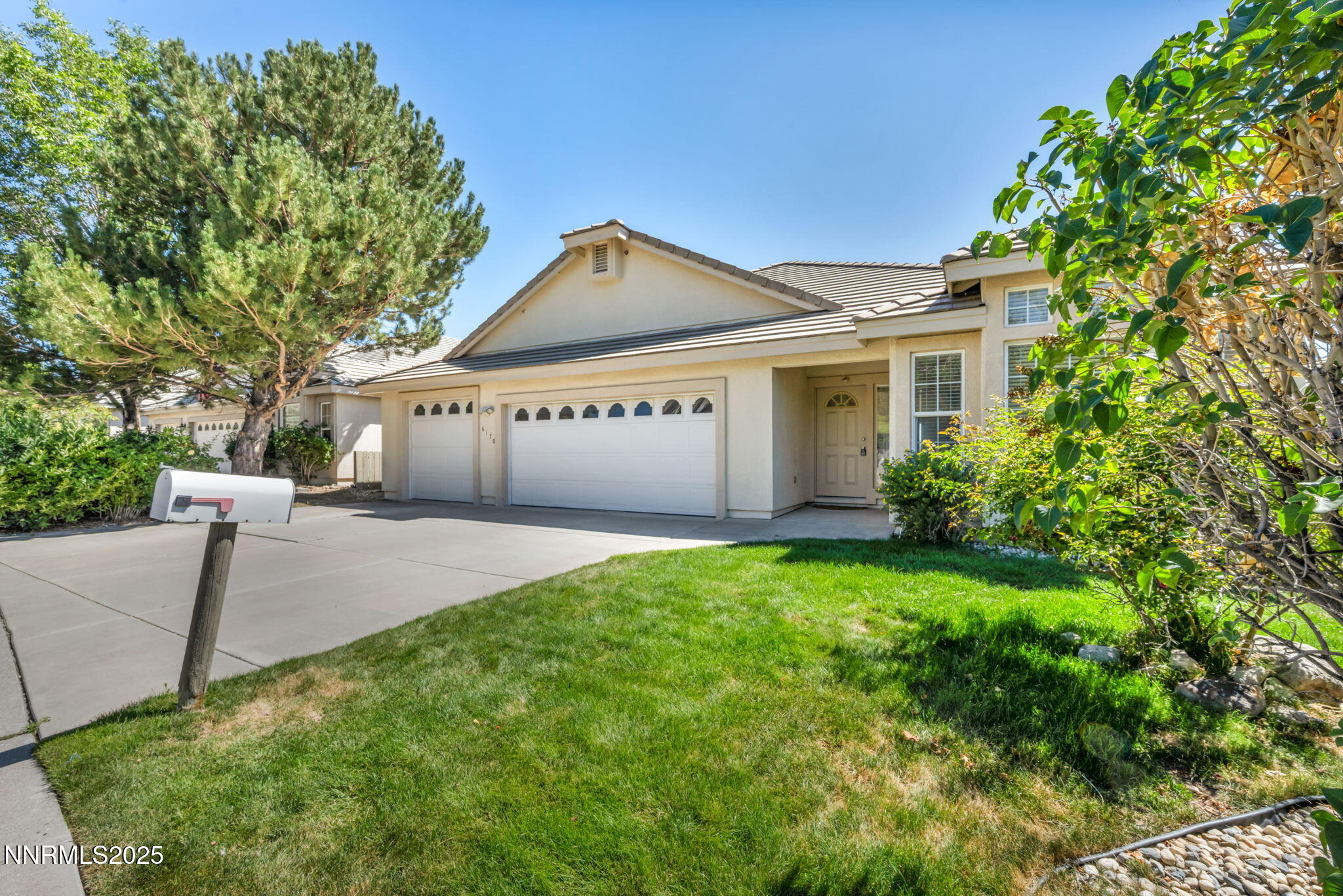 4-web-or-mls-6170-n-deer-meadows-ct