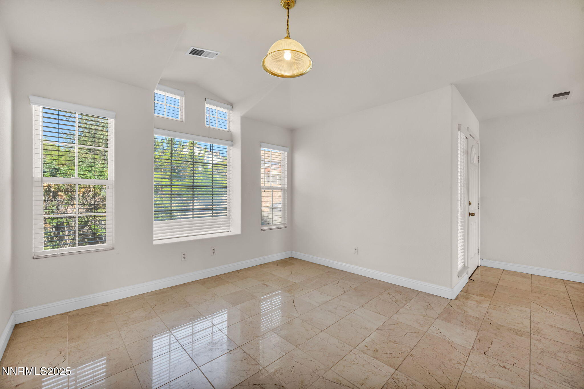 58-web-or-mls-6170-n-deer-meadows-ct