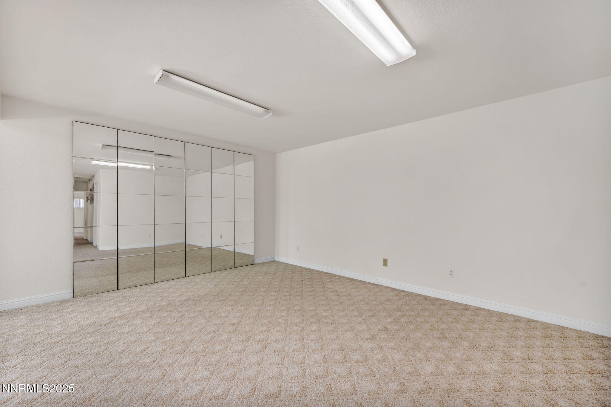 50-web-or-mls-6170-n-deer-meadows-ct