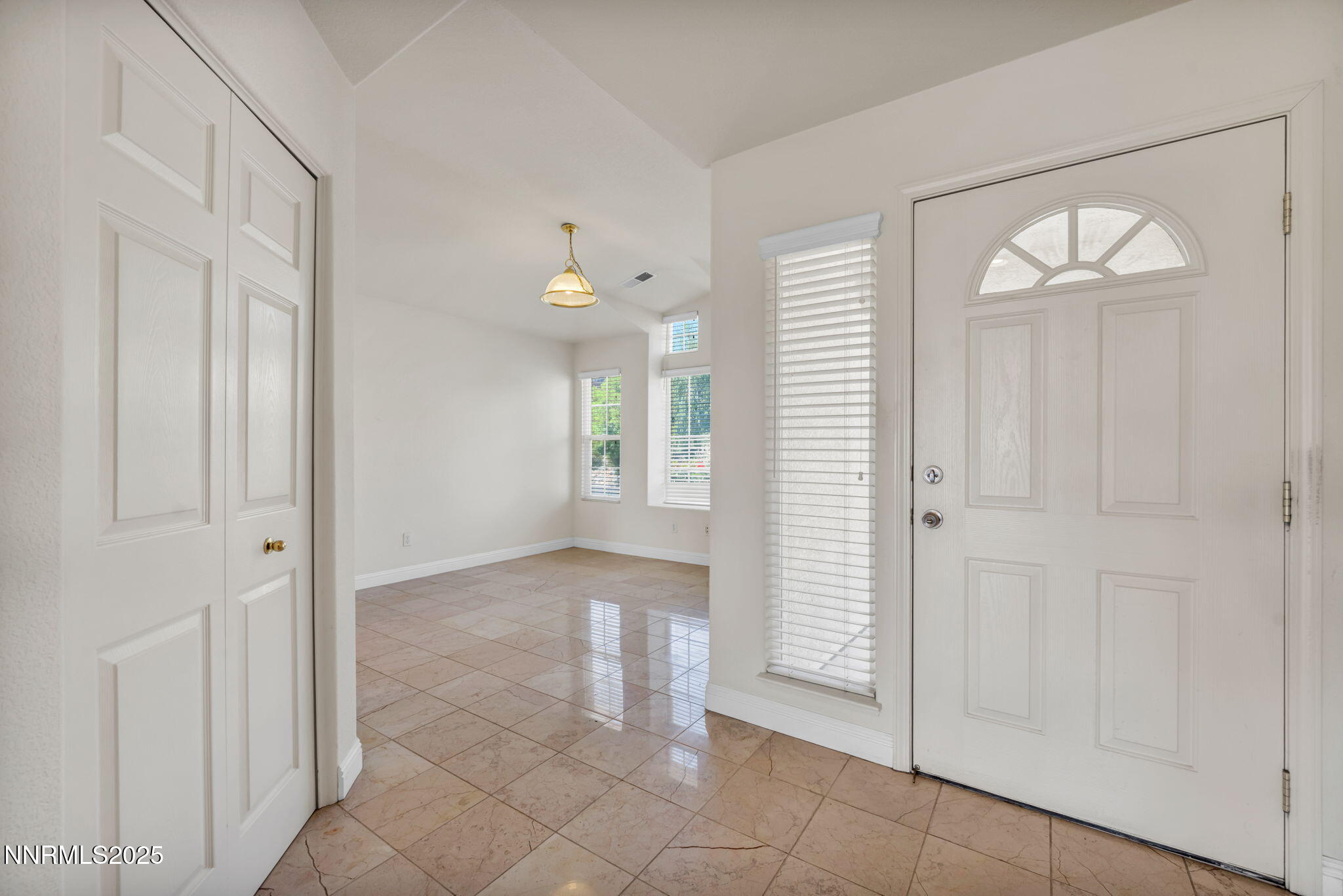 57-web-or-mls-6170-n-deer-meadows-ct