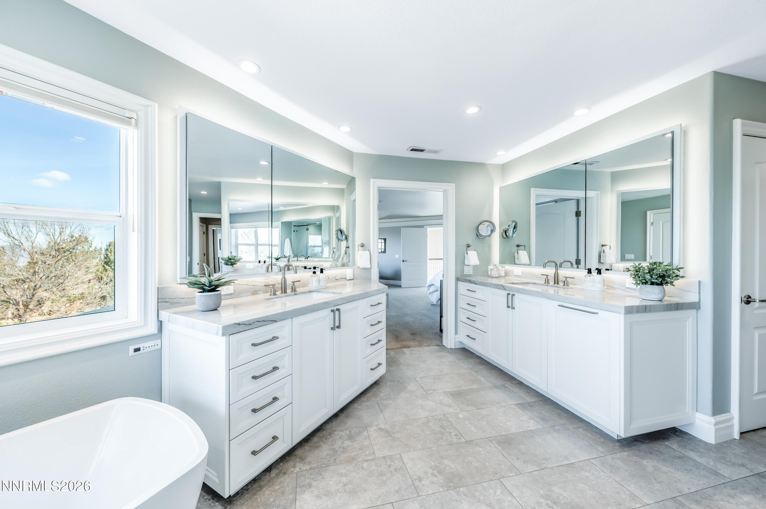 Primary bath dual vanities SH-1075