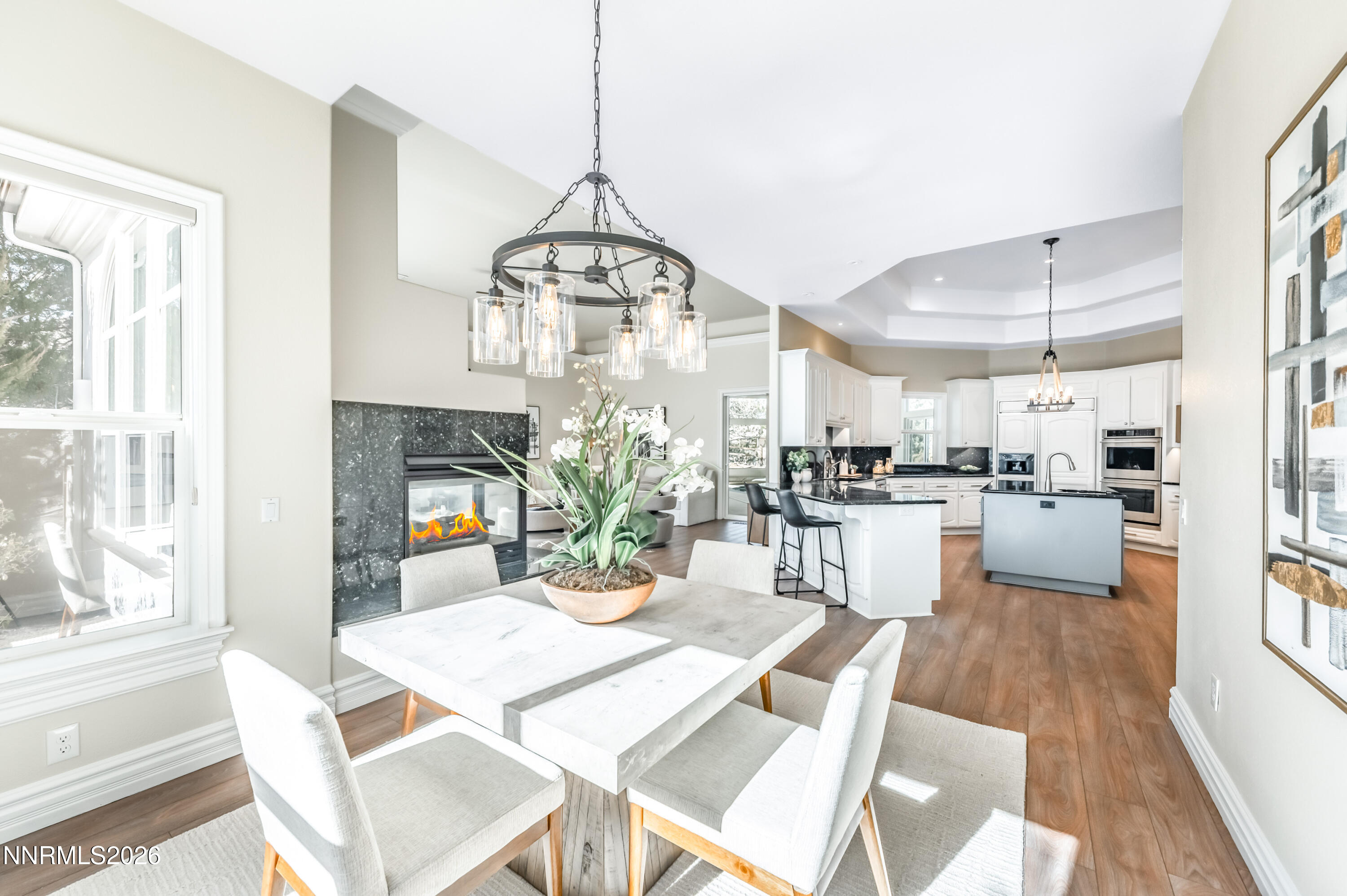 14- breakfast nook loooking toward kitch