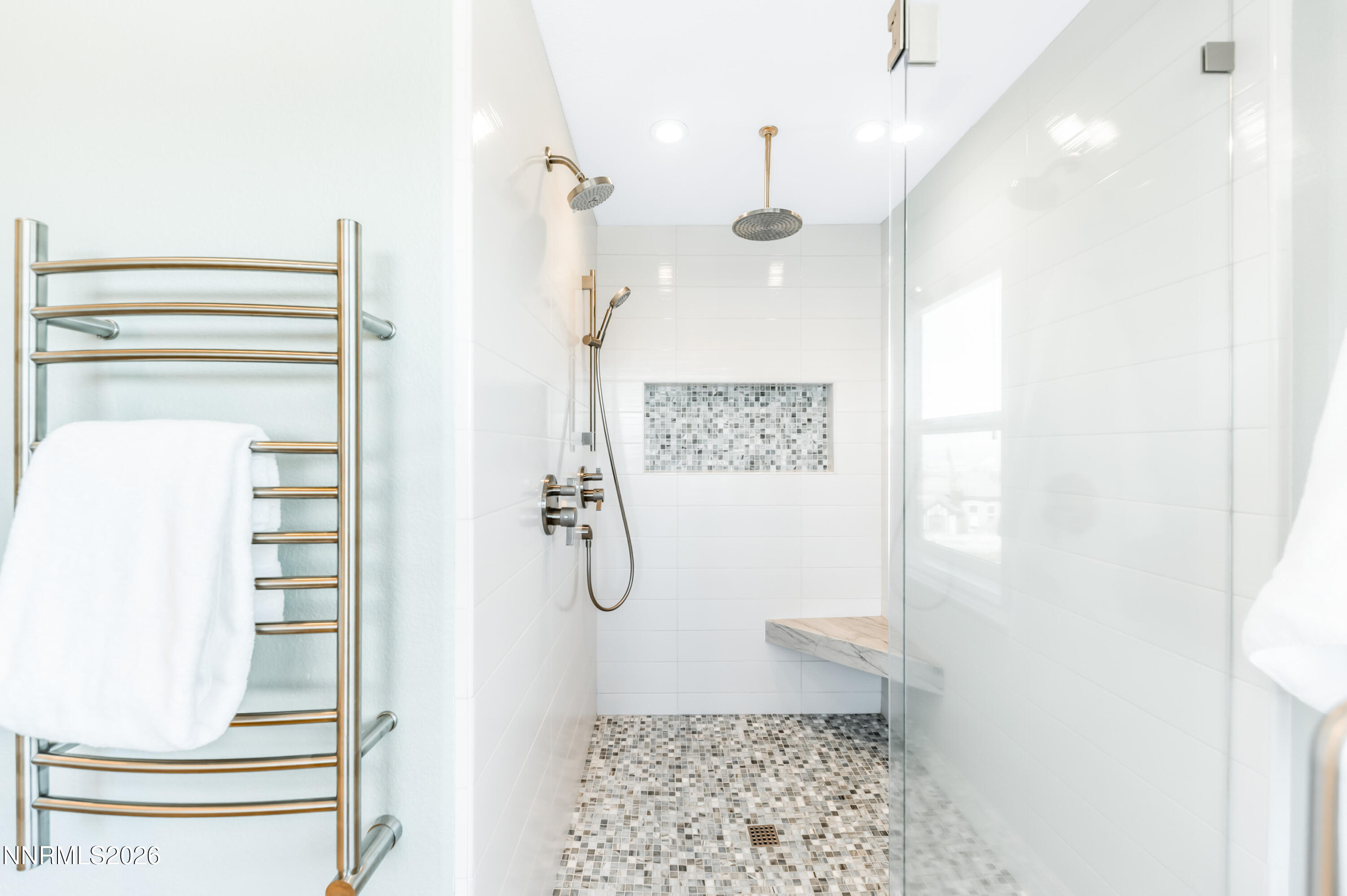 Primary bathroom shower SH-1074