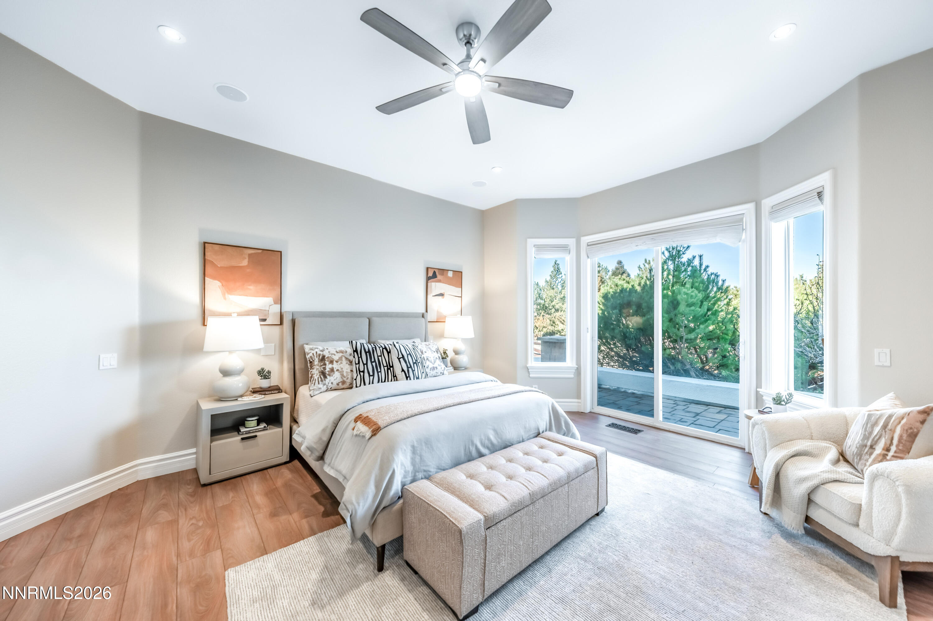 Downstairs bed 1 SH-1049