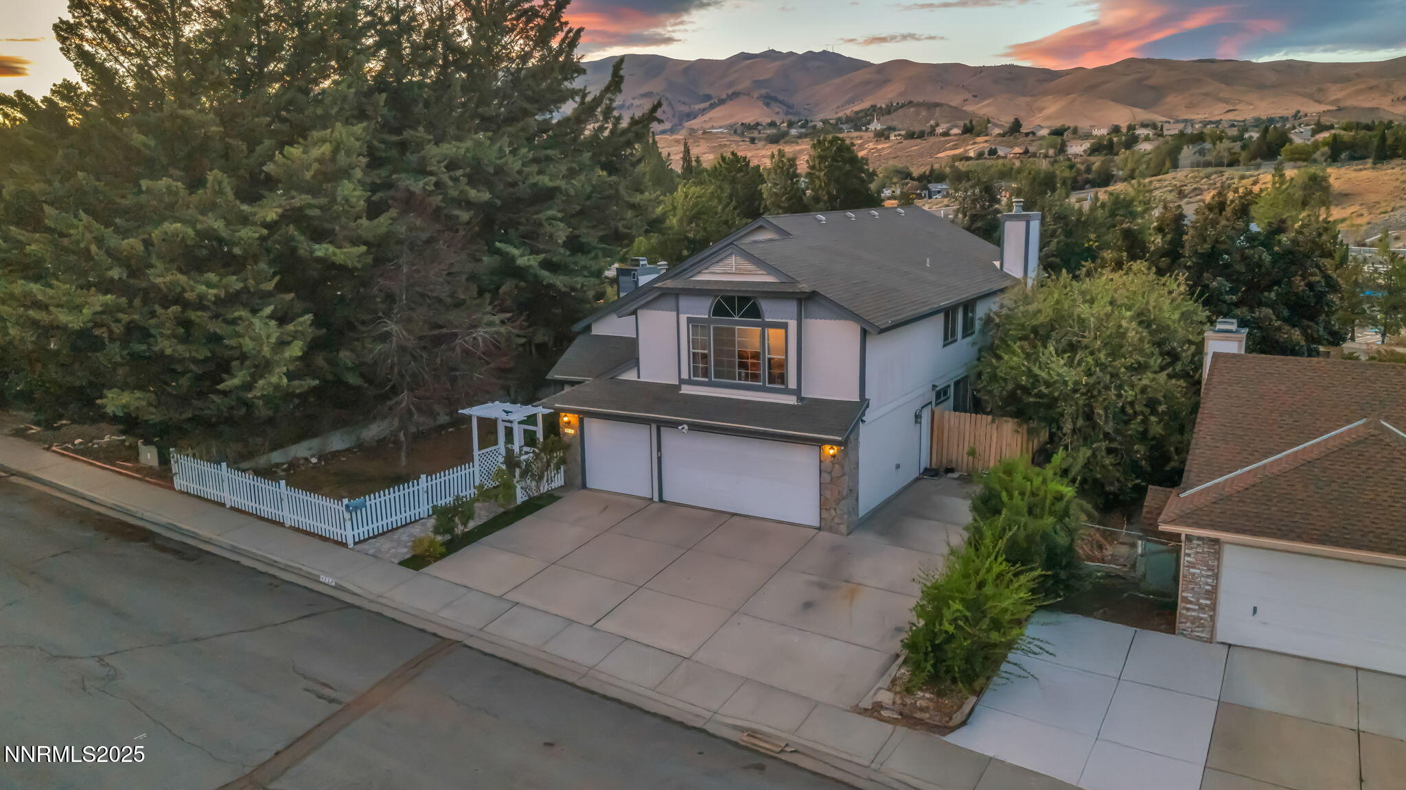 21-web-or-mls-6673-enchanted-valley-dr