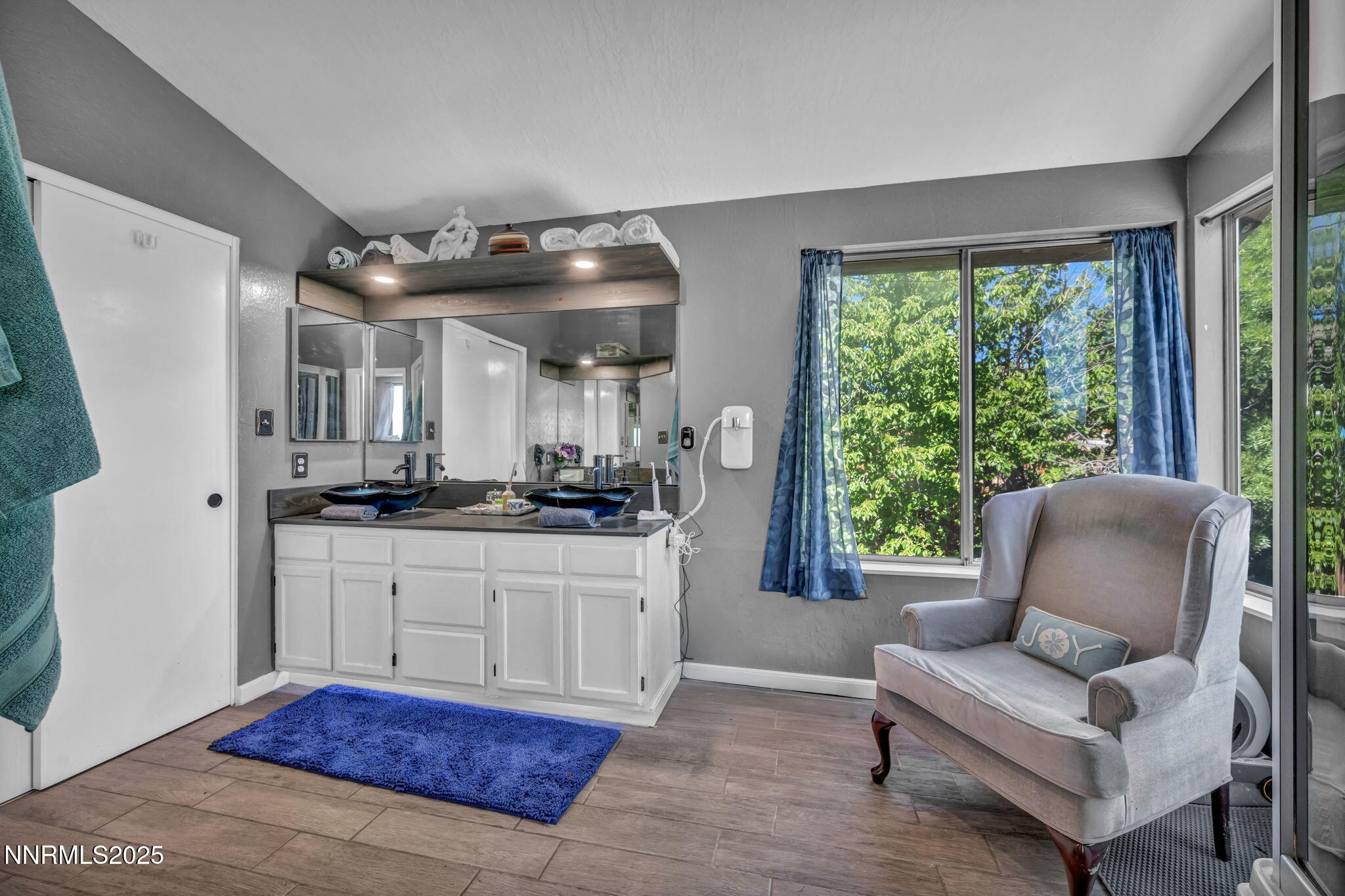 61-web-or-mls-6673-enchanted-valley-dr