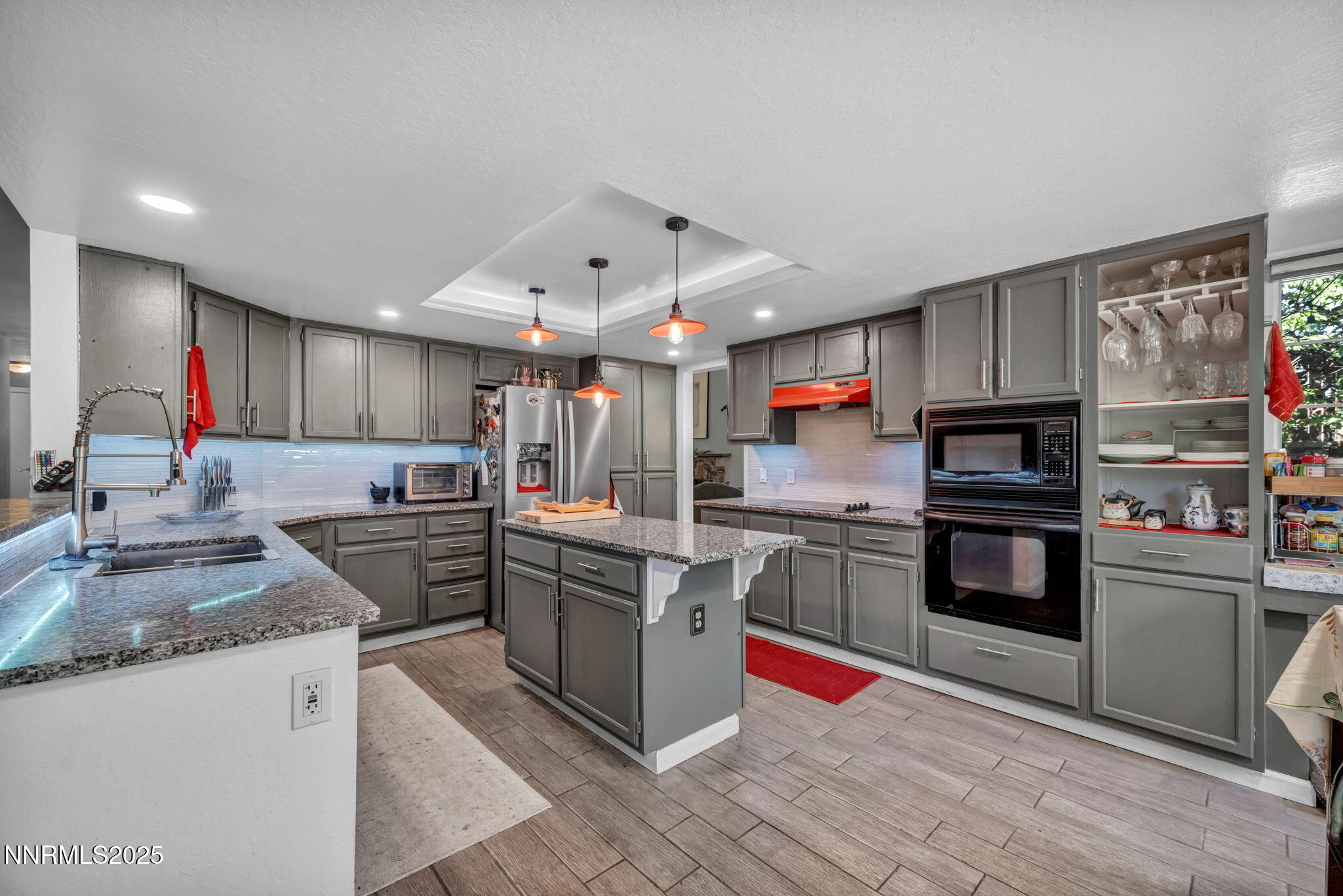 72-web-or-mls-6673-enchanted-valley-dr