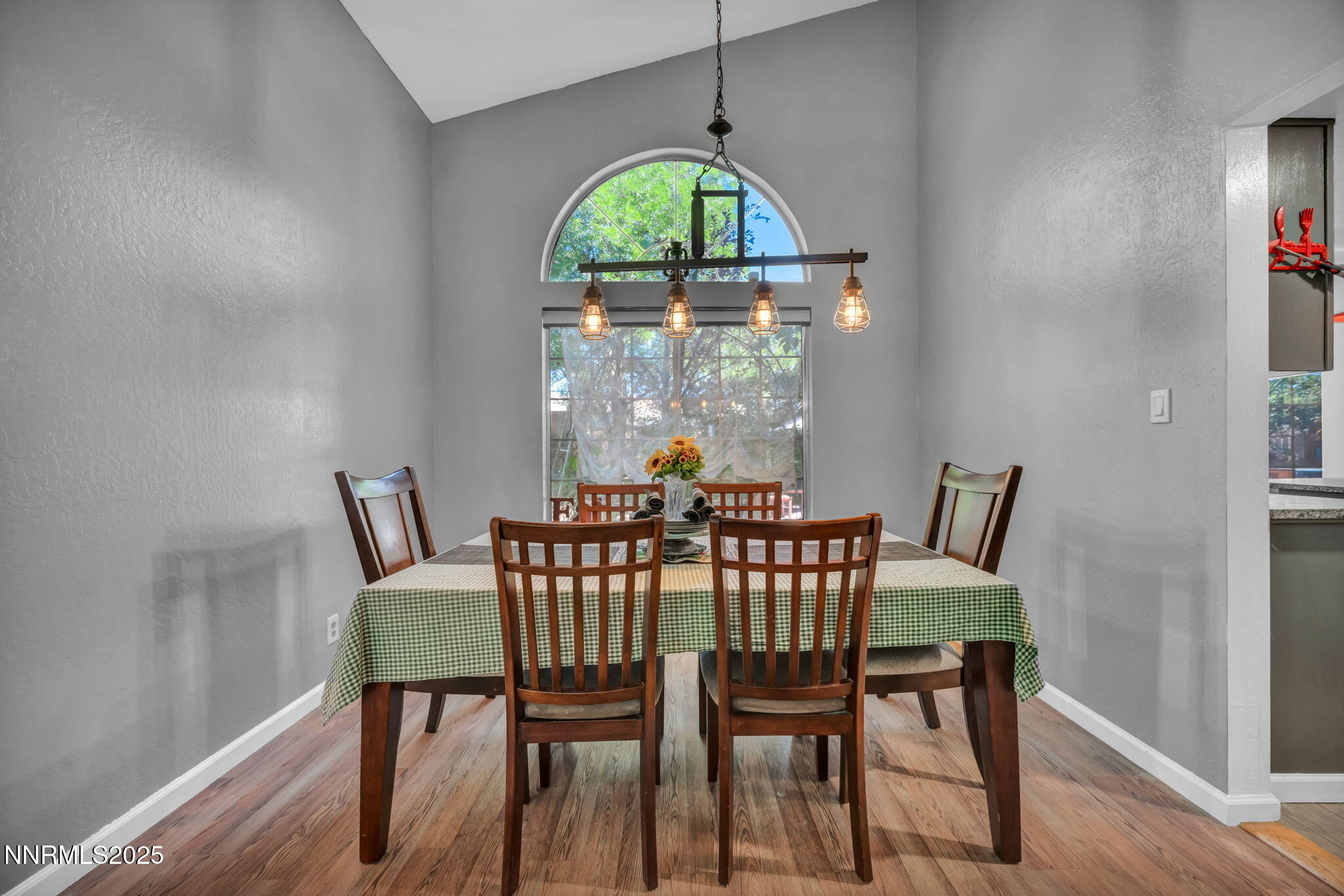 82-web-or-mls-6673-enchanted-valley-dr