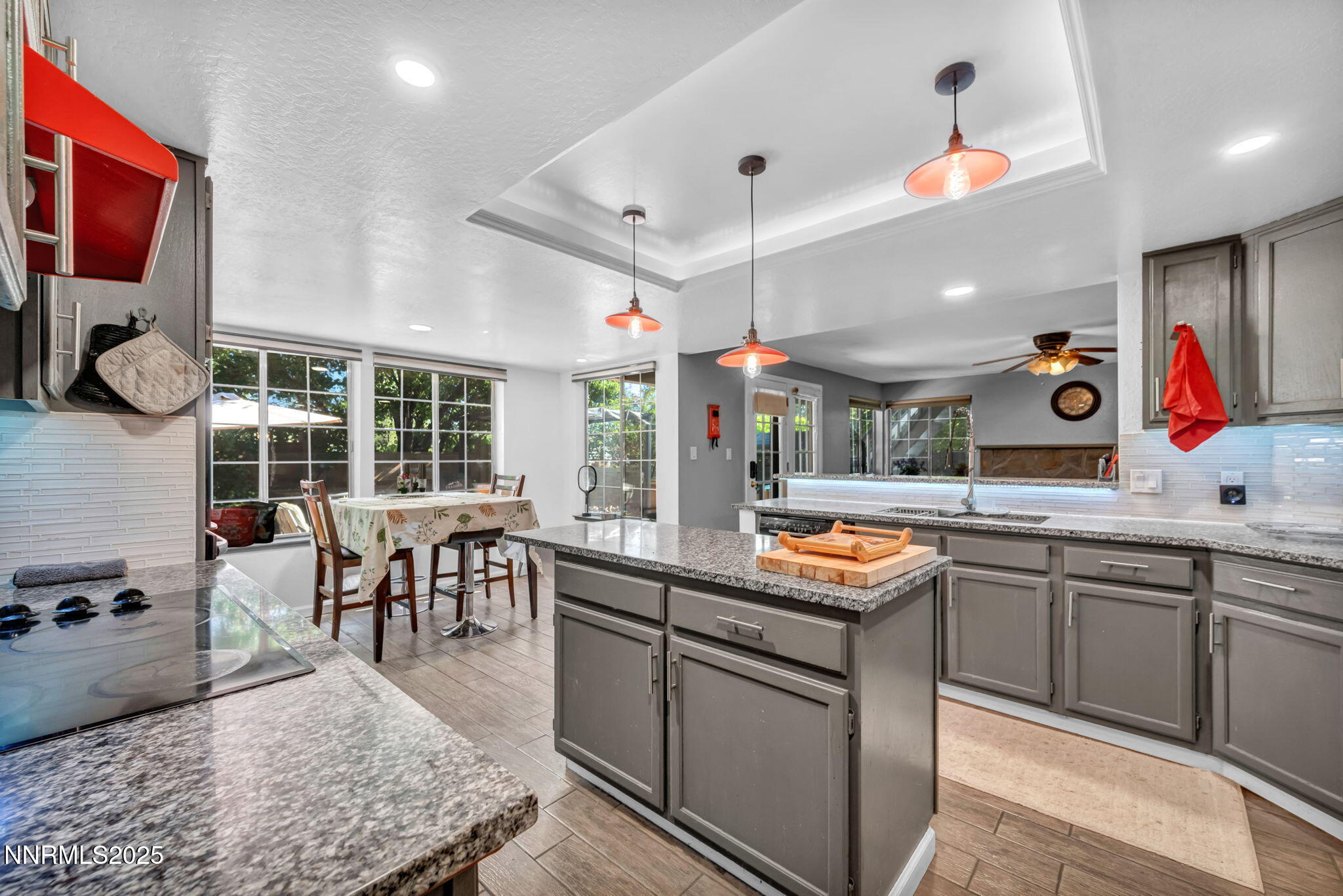 70-web-or-mls-6673-enchanted-valley-dr