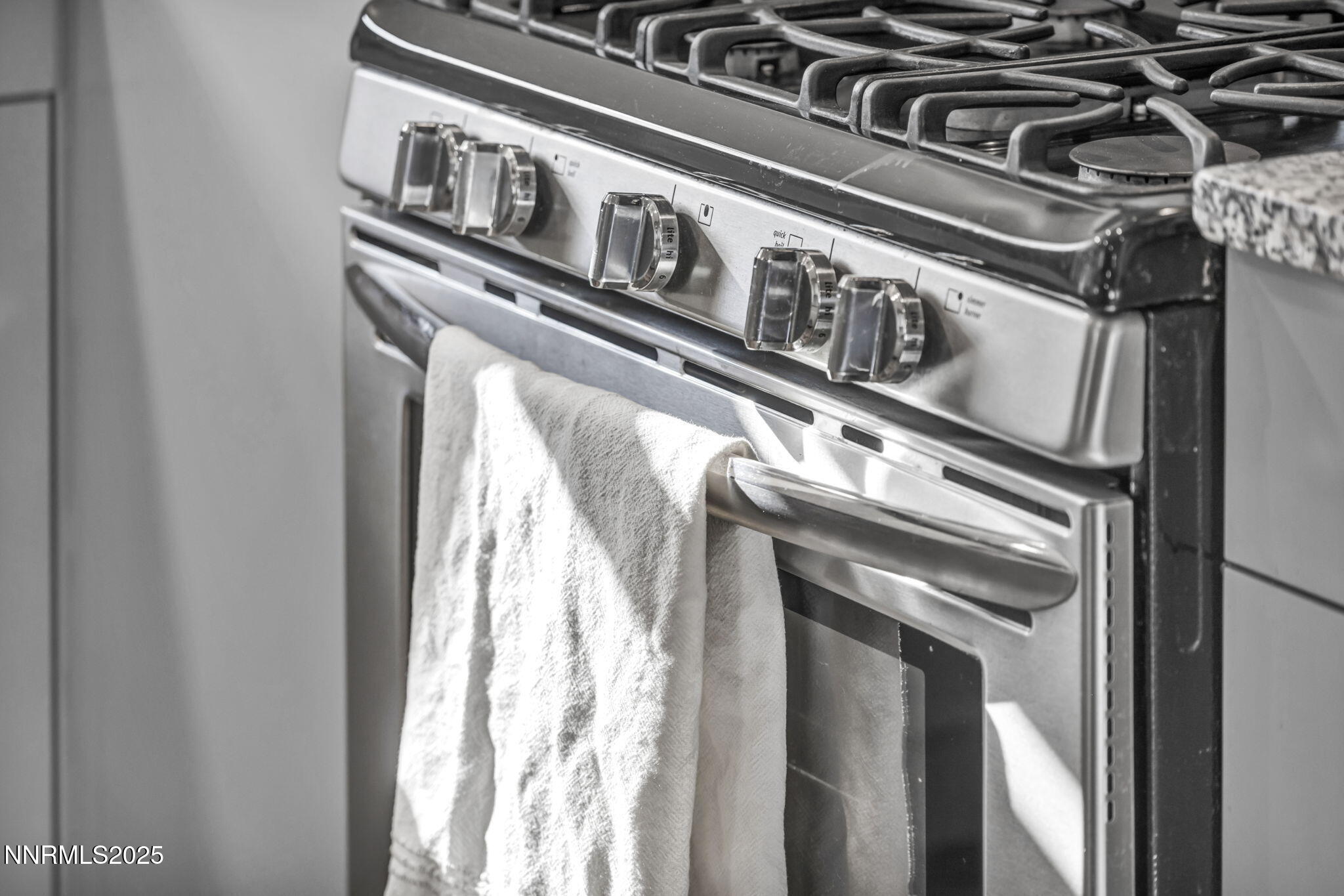 Carson City, Nevada 89703, United States, 3 Bedrooms Bedrooms, ,2 BathroomsBathrooms,Residential,Active,254234