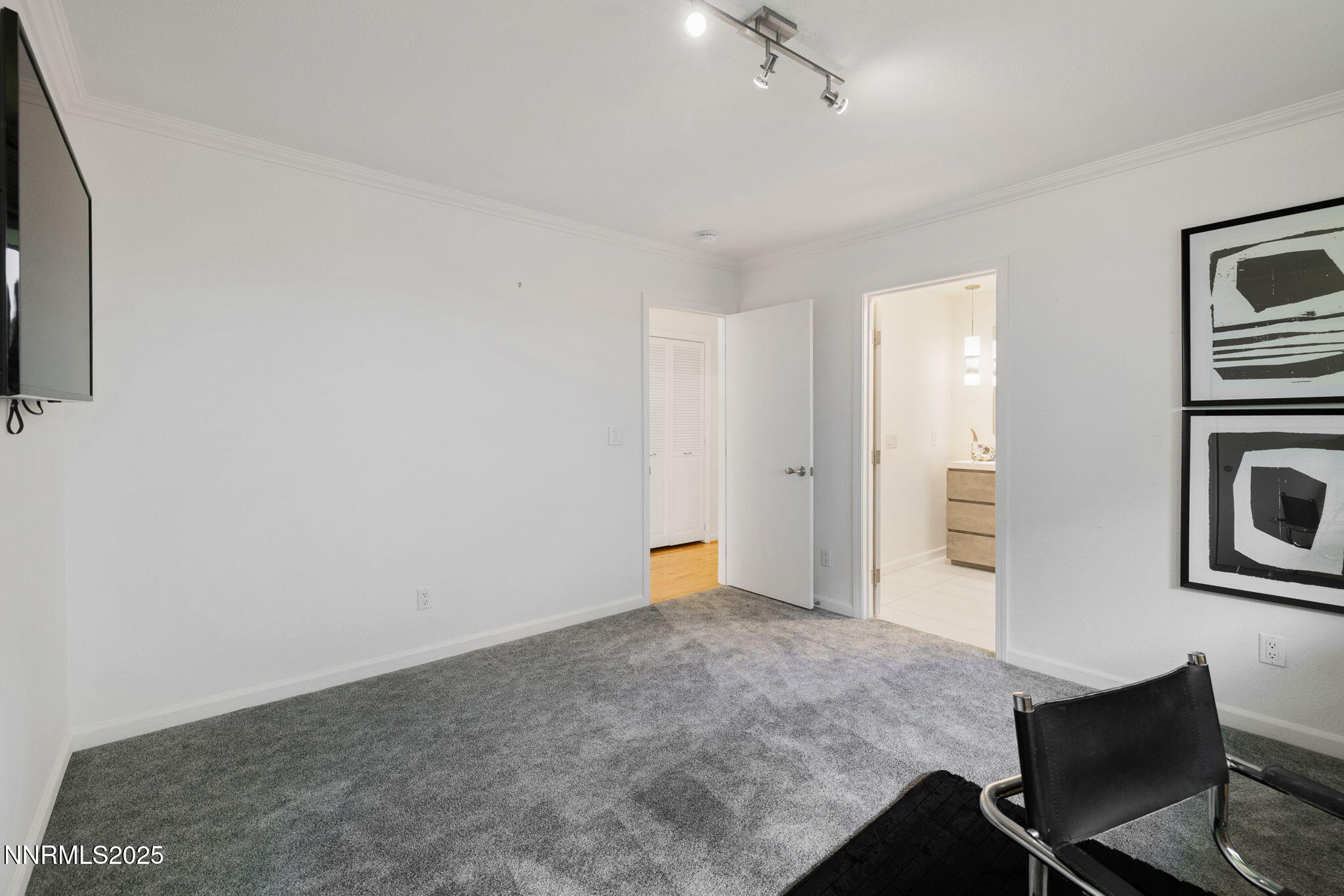 9-web-or-mls-2535 W Lake Ridge Shores-4