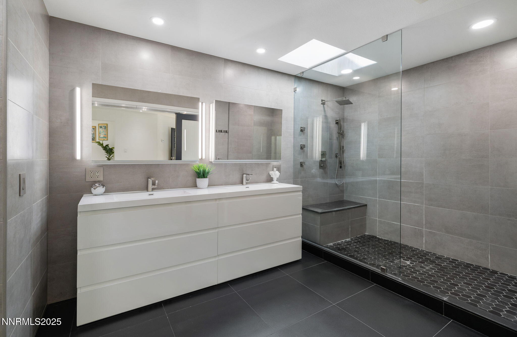 14-web-or-mls-2535 W Lake Ridge Shores-8