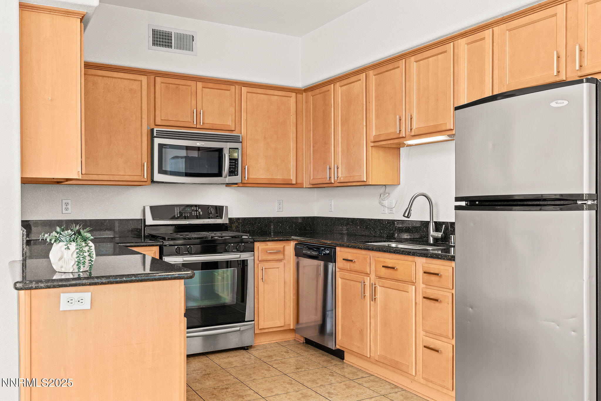 Viasro-2125StantonLn-15