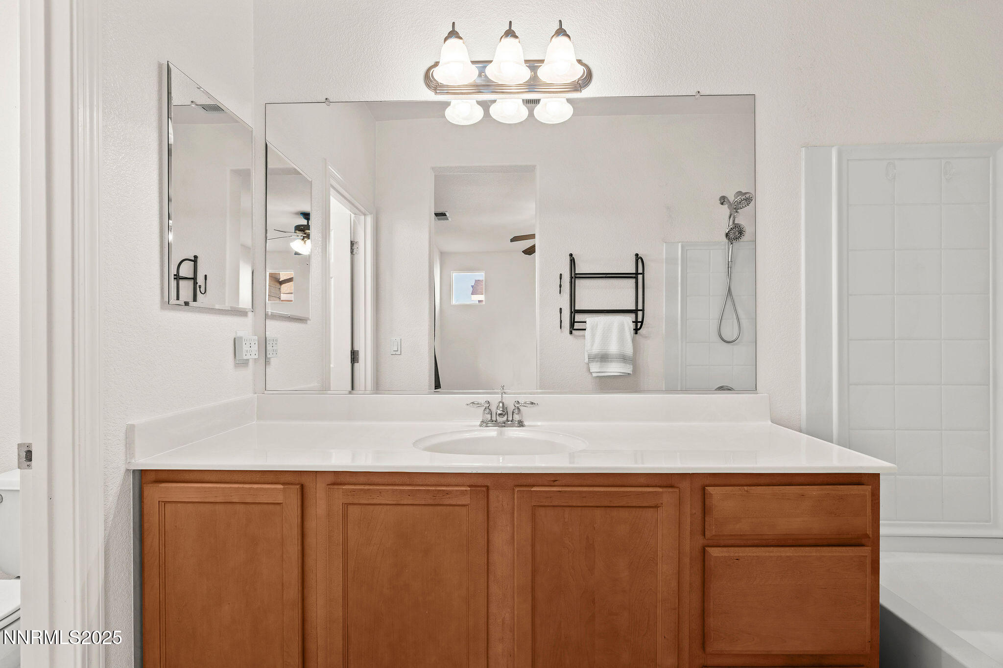 Viasro-2125StantonLn-8