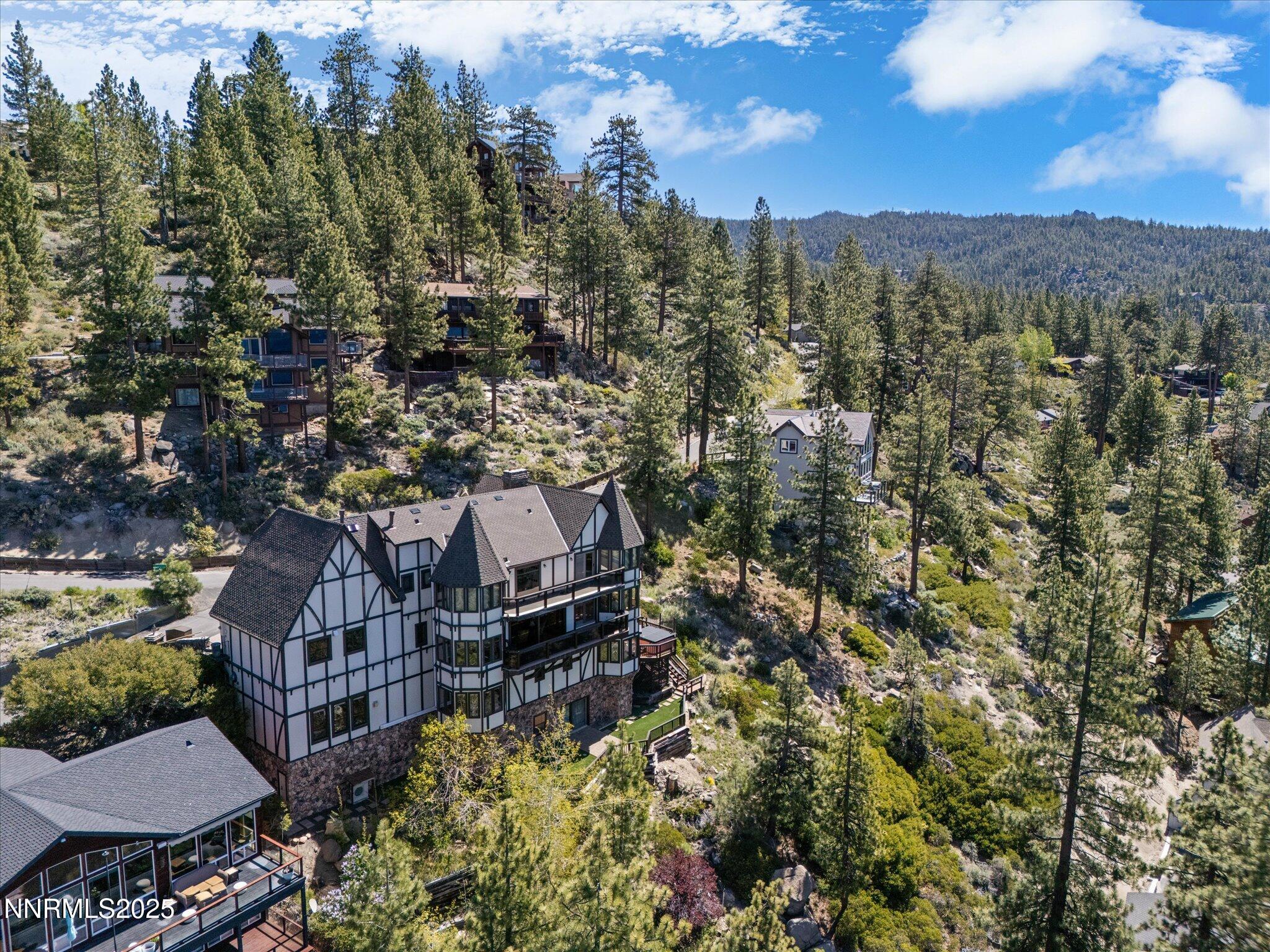 12-225 S Martin Dr-111