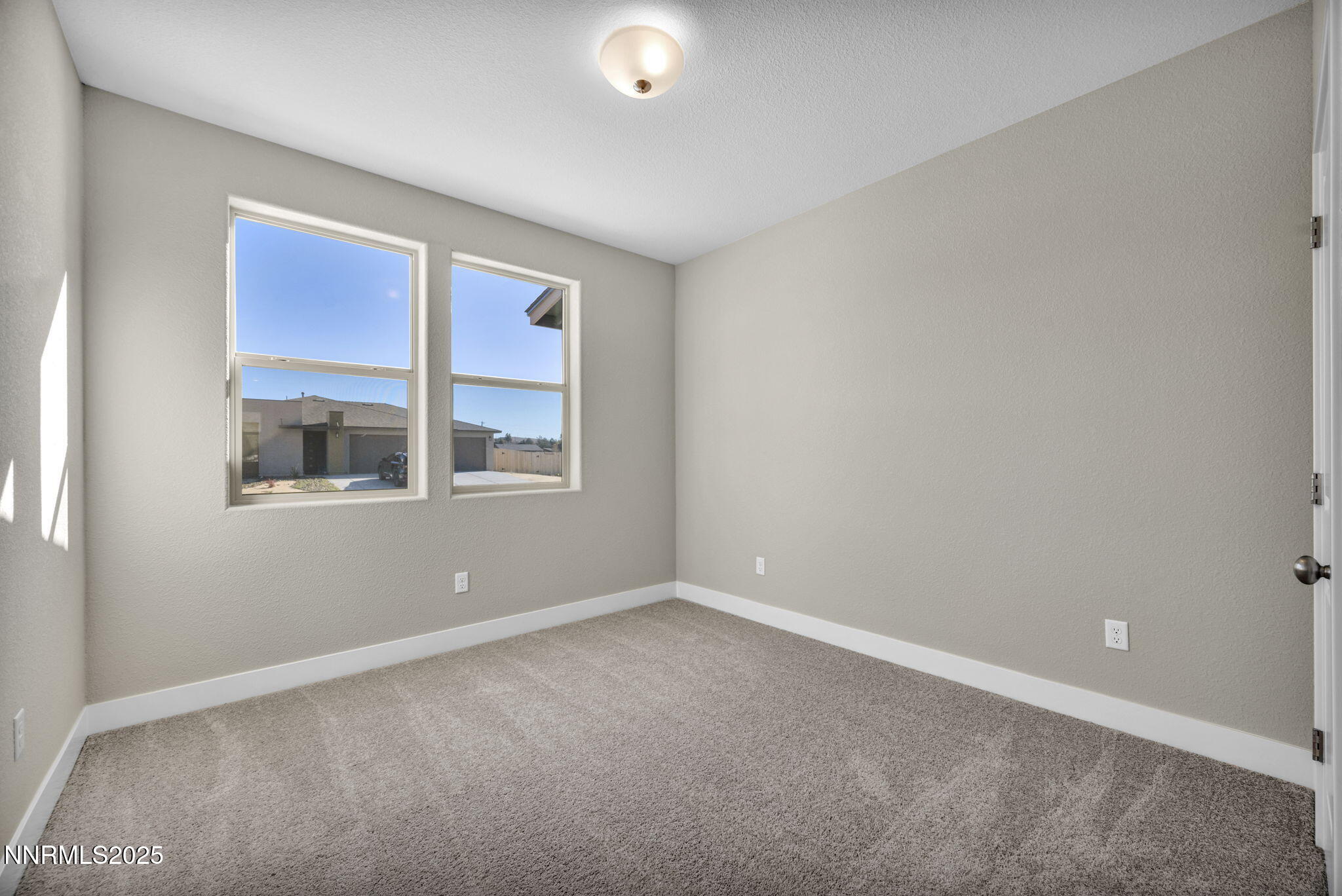 77-web-or-mls-8601-crandell-dr