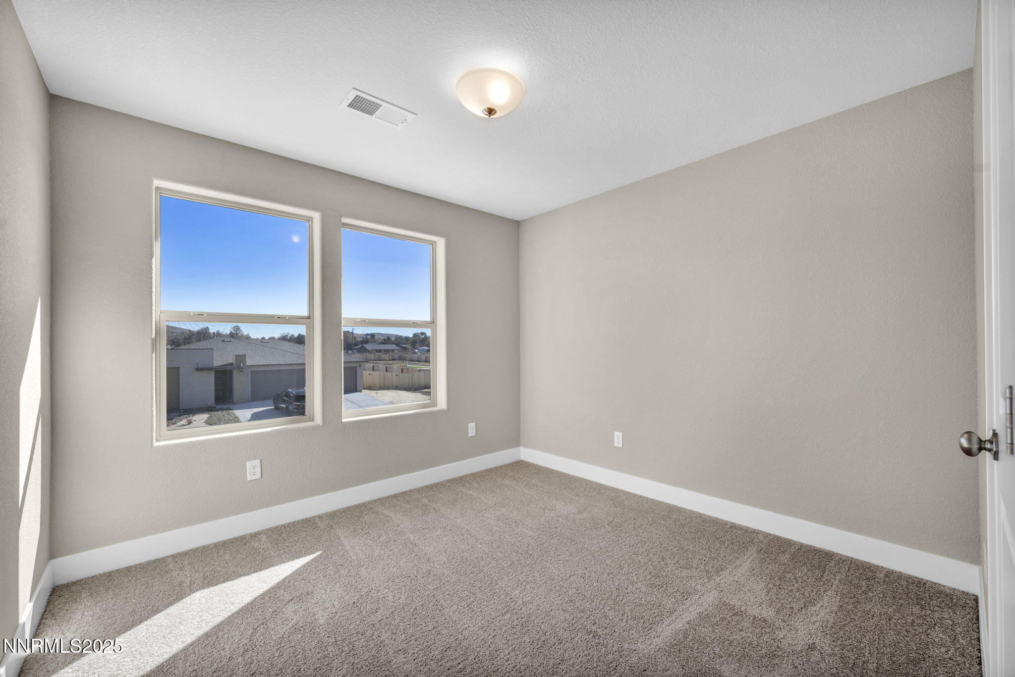 82-web-or-mls-8601-crandell-dr