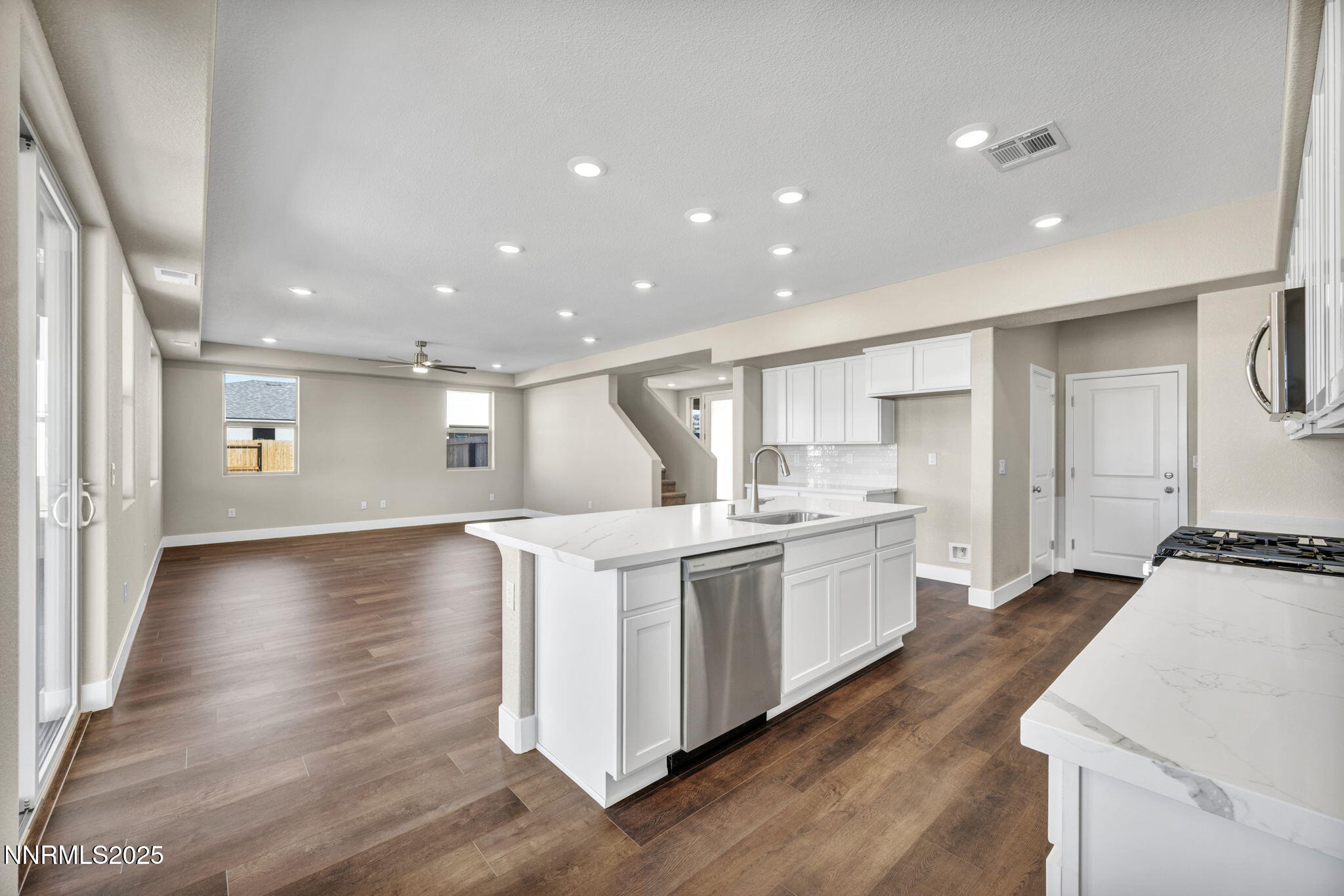 72-web-or-mls-8601-crandell-dr