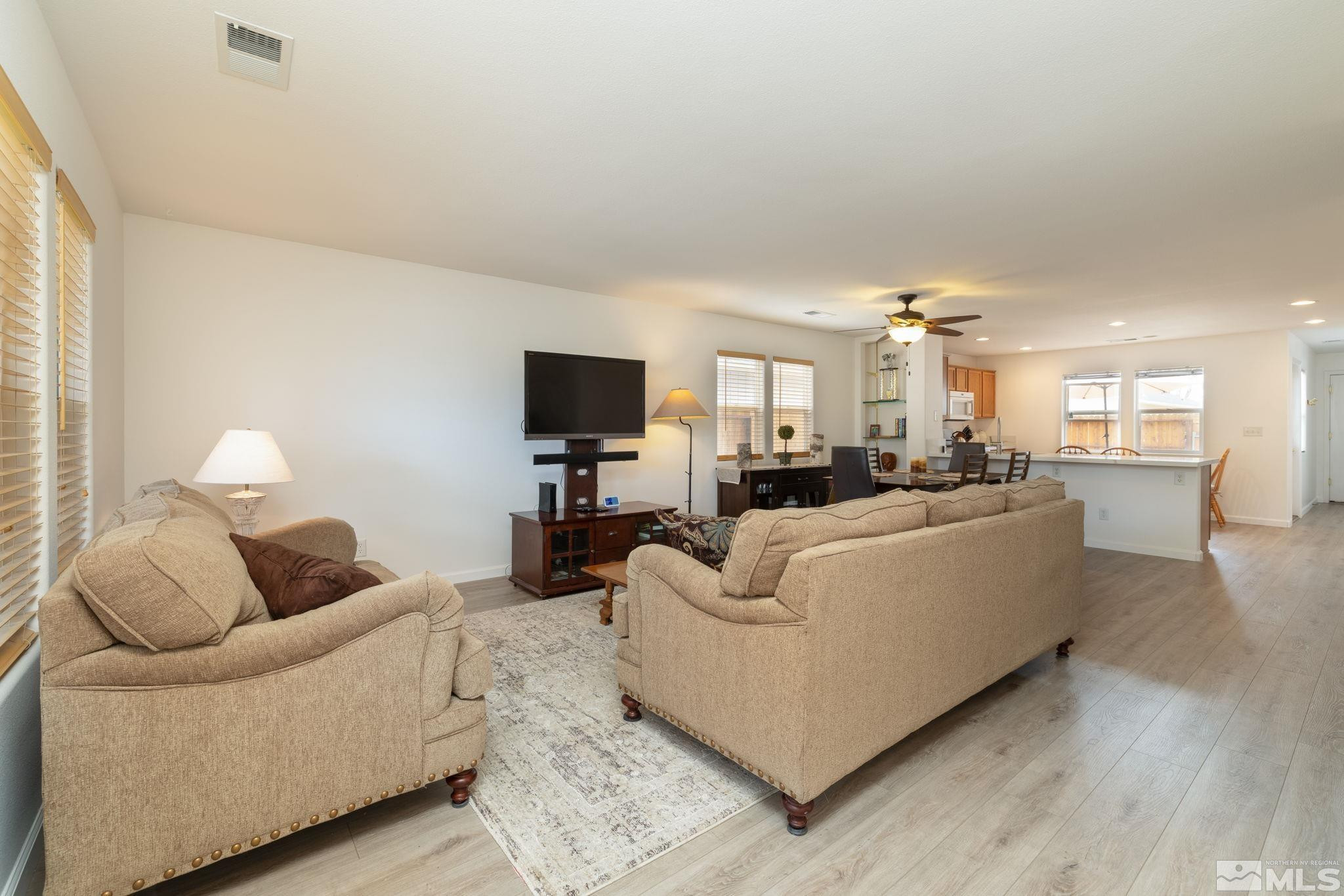 1419 Honey Locust