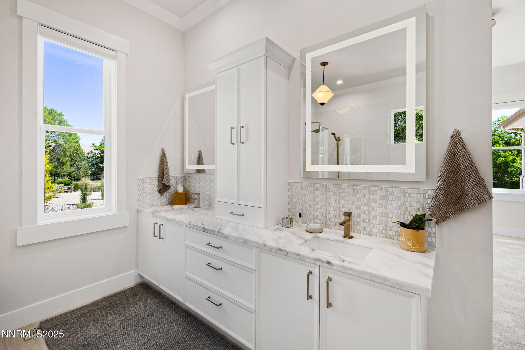 23-web-or-mls-4305 Mountaingate-16