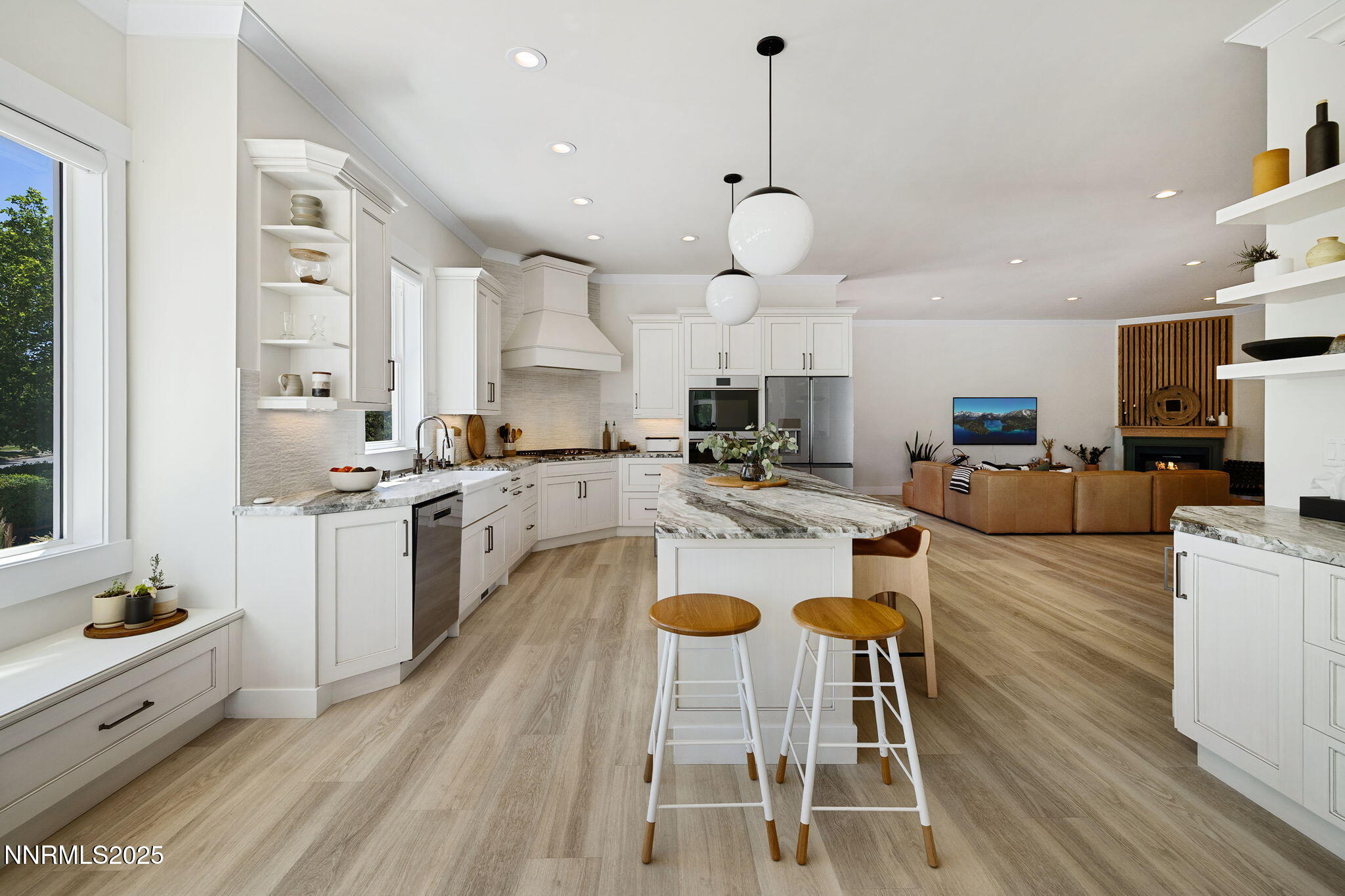 15-web-or-mls-4305 Mountaingate-40