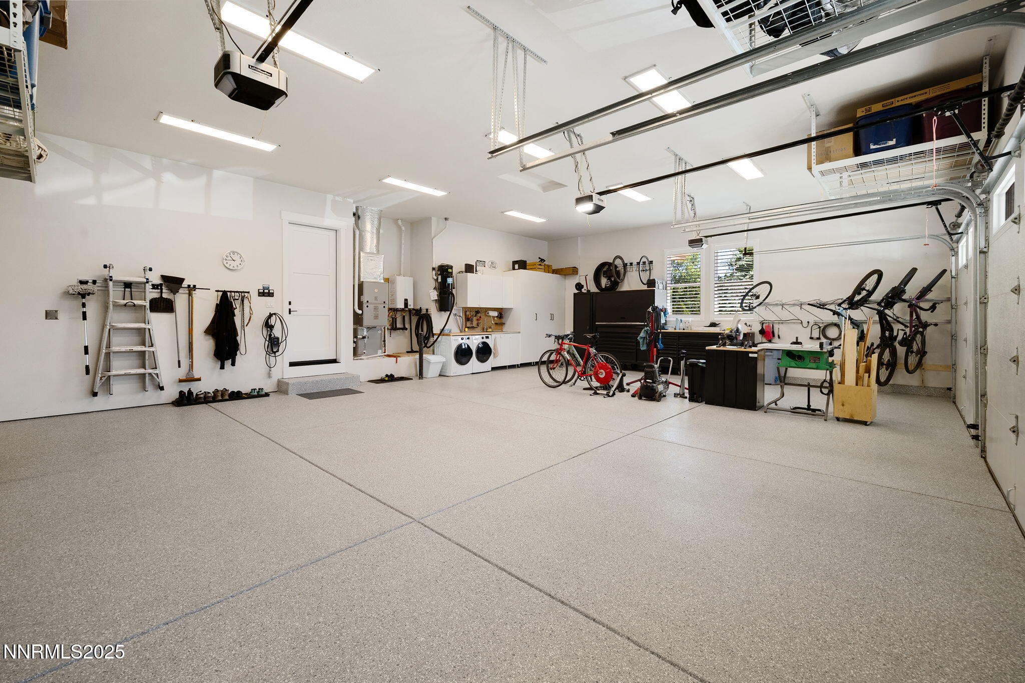 37-web-or-mls-4305 Mountaingate-10