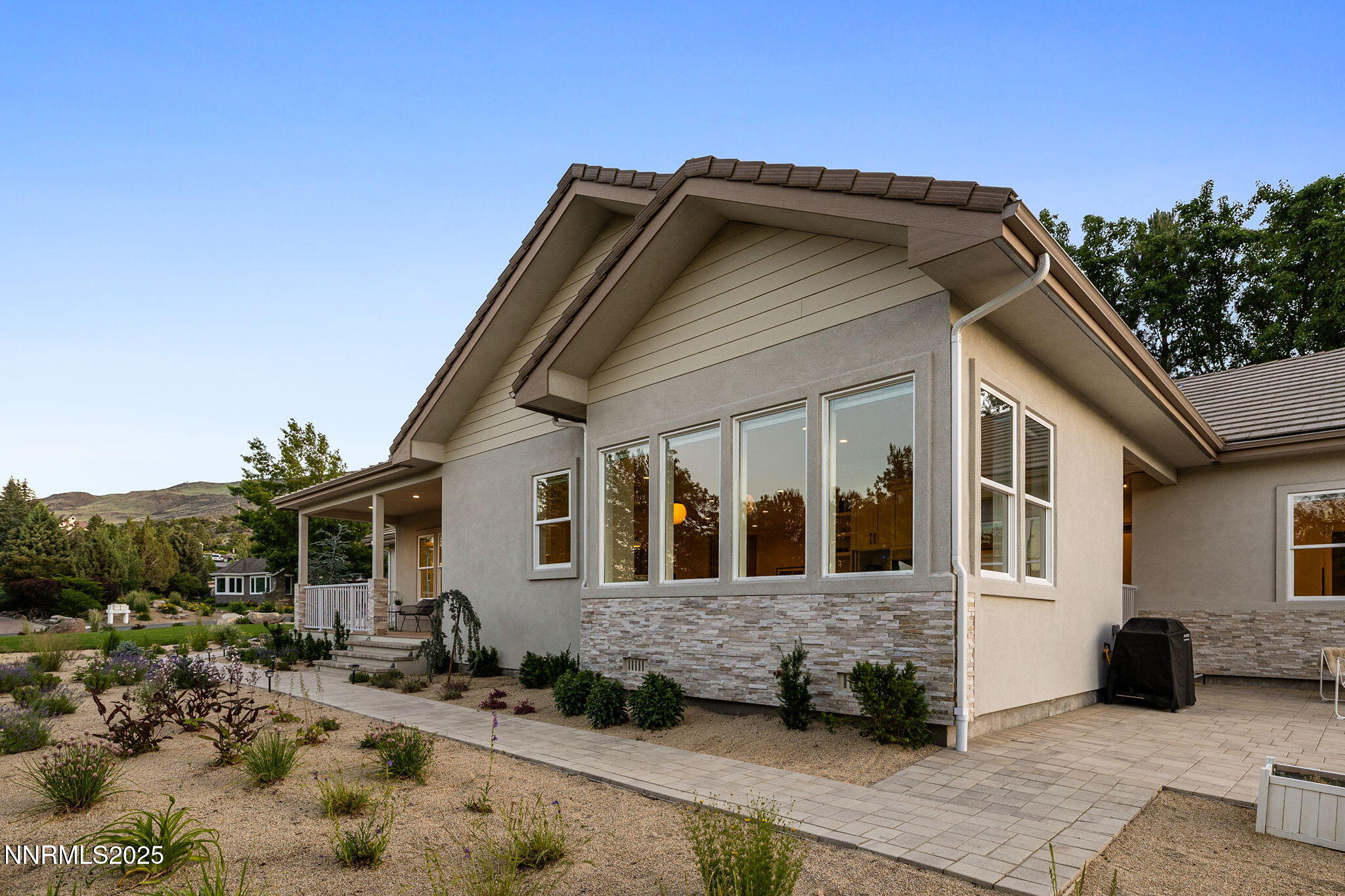 44-web-or-mls-4305 Mountaingate-46