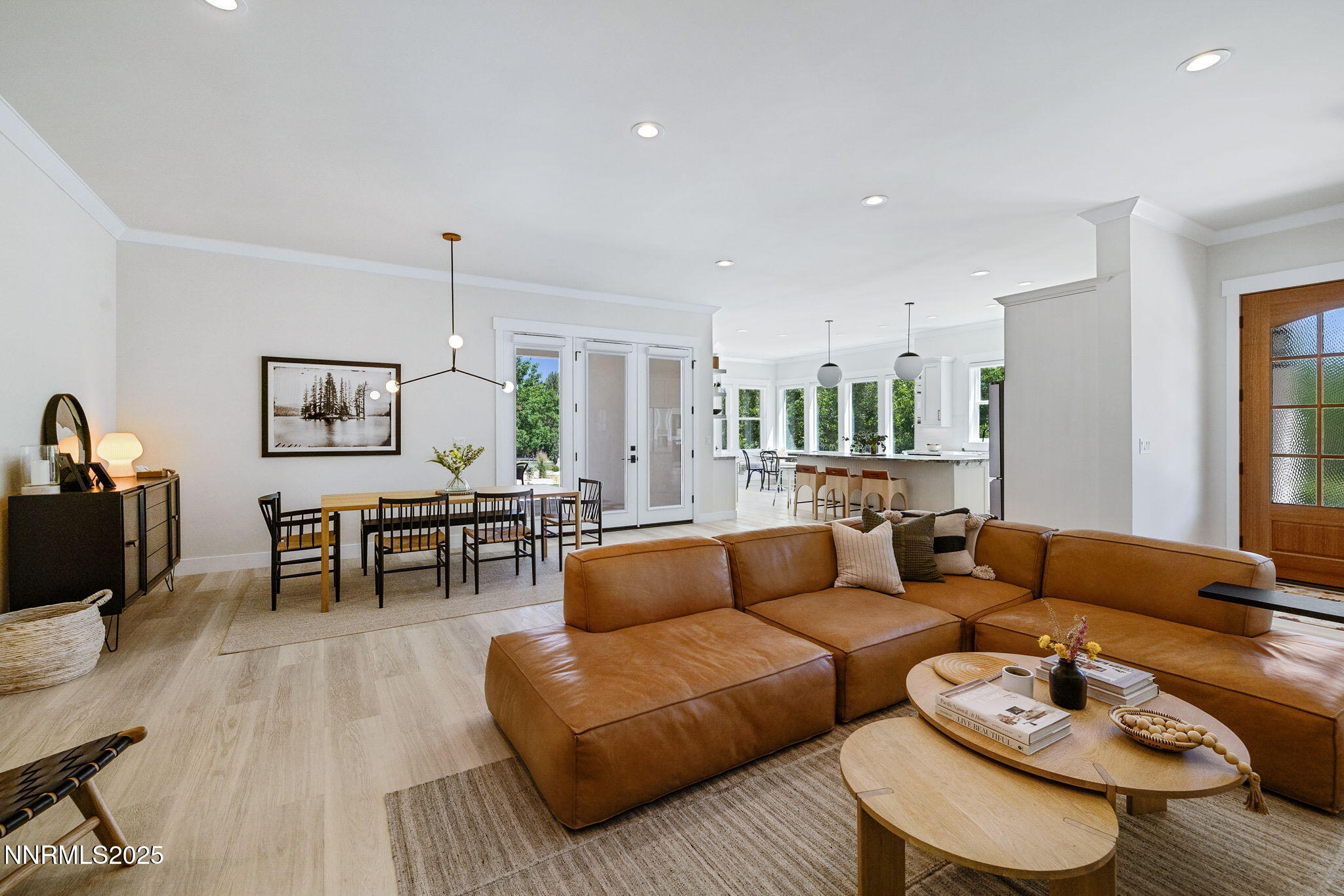 12-web-or-mls-4305 Mountaingate-37