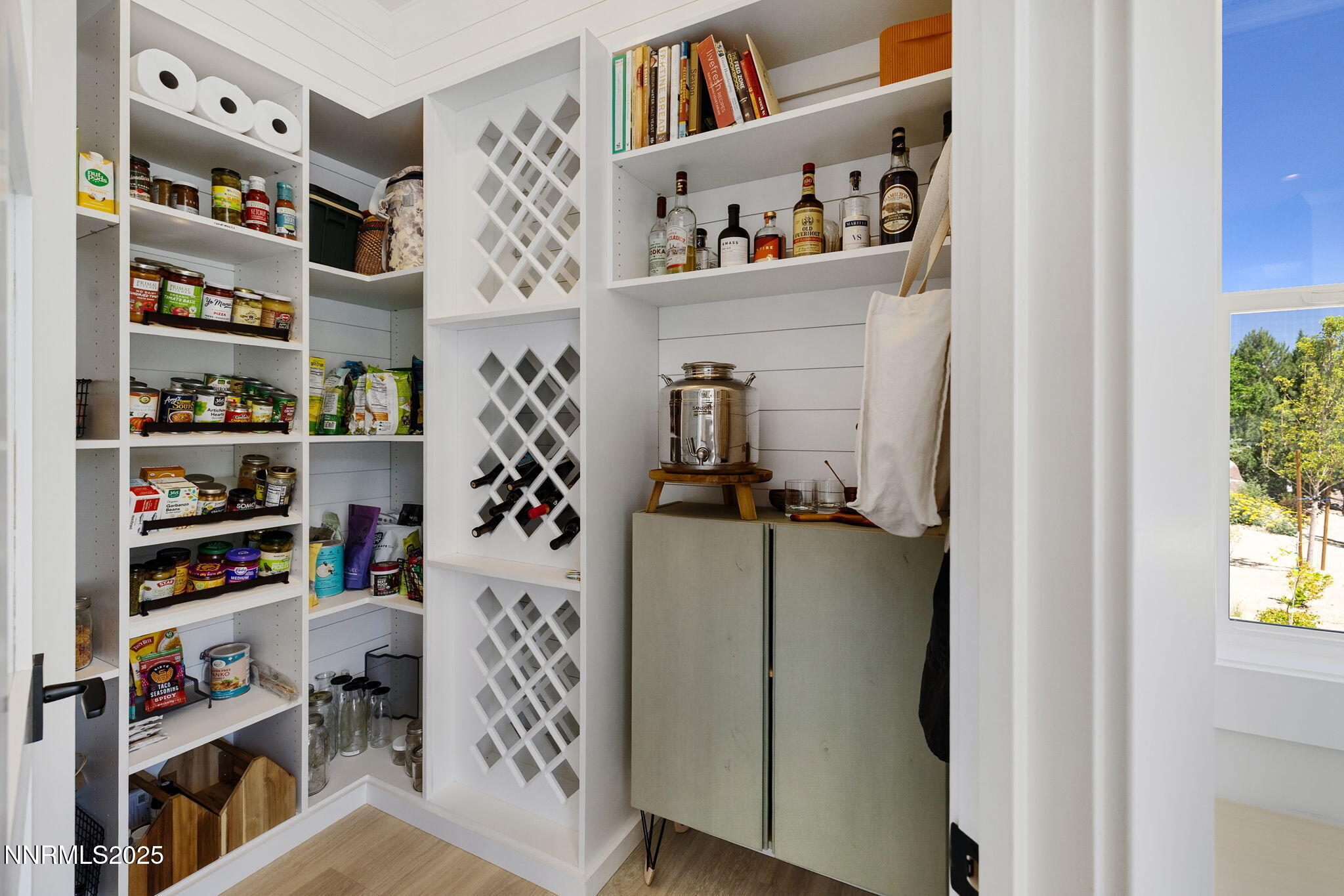 18-web-or-mls-4305 Mountaingate-43