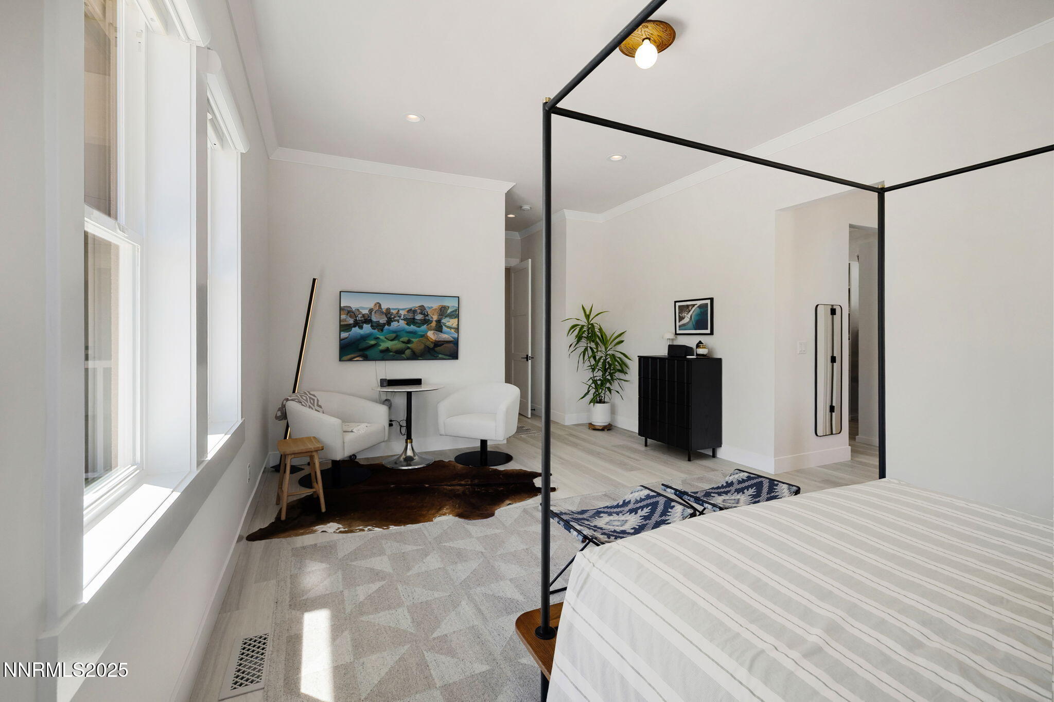 20-web-or-mls-4305 Mountaingate-14