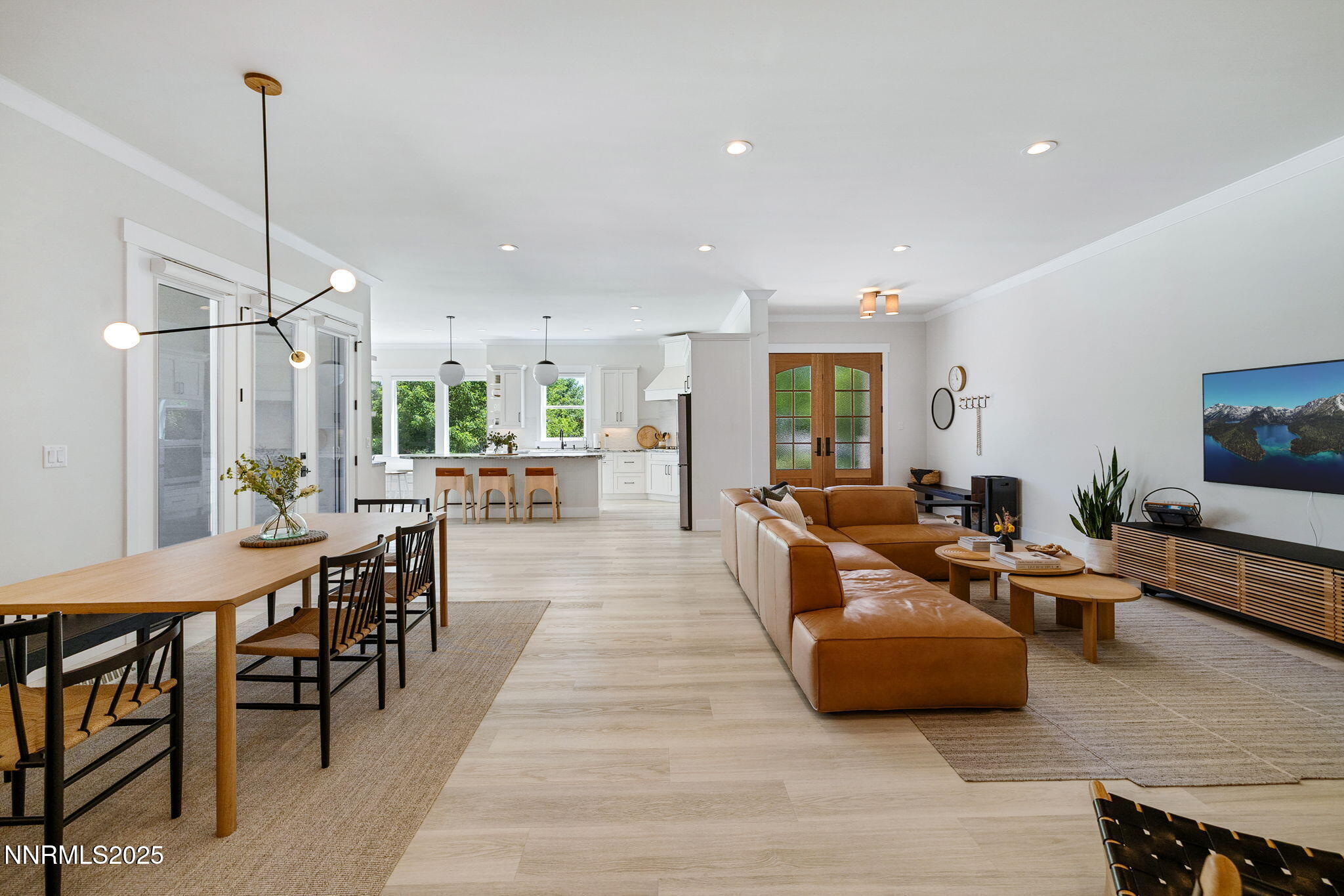 11-web-or-mls-4305 Mountaingate-36