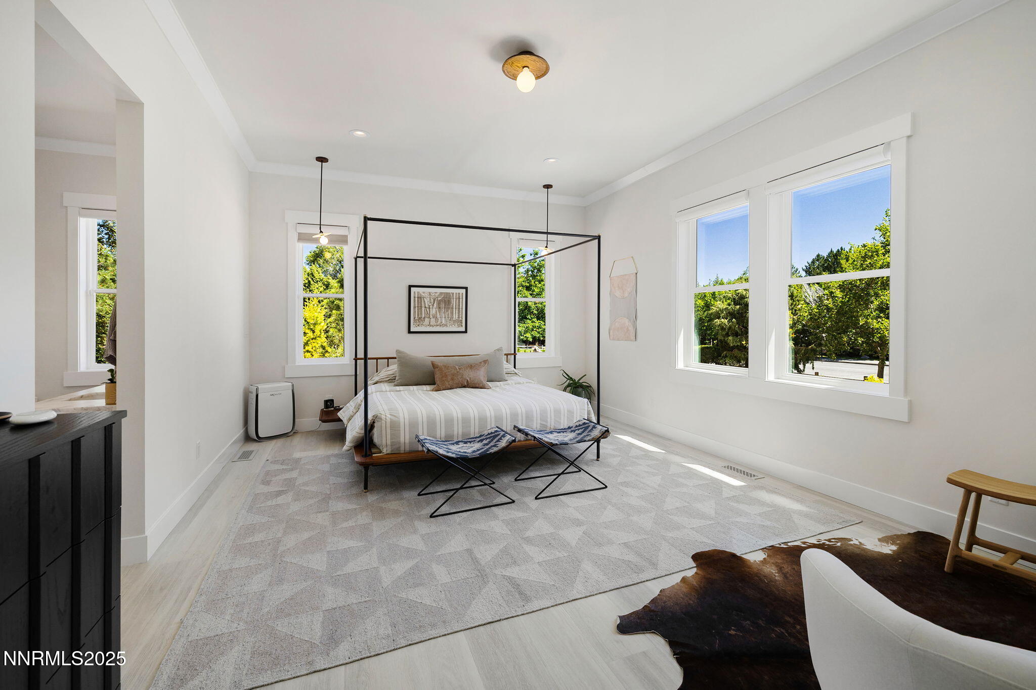 19-web-or-mls-4305 Mountaingate-13