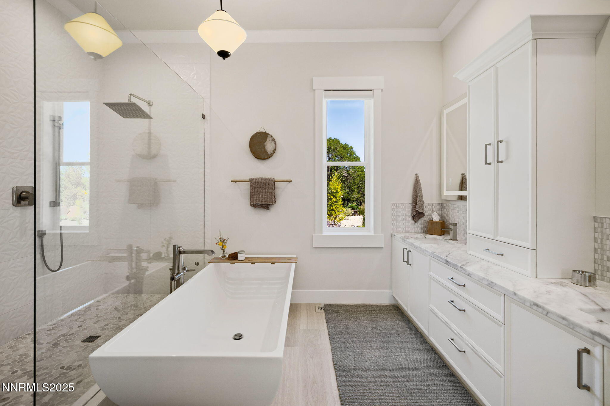 22-web-or-mls-4305 Mountaingate-18